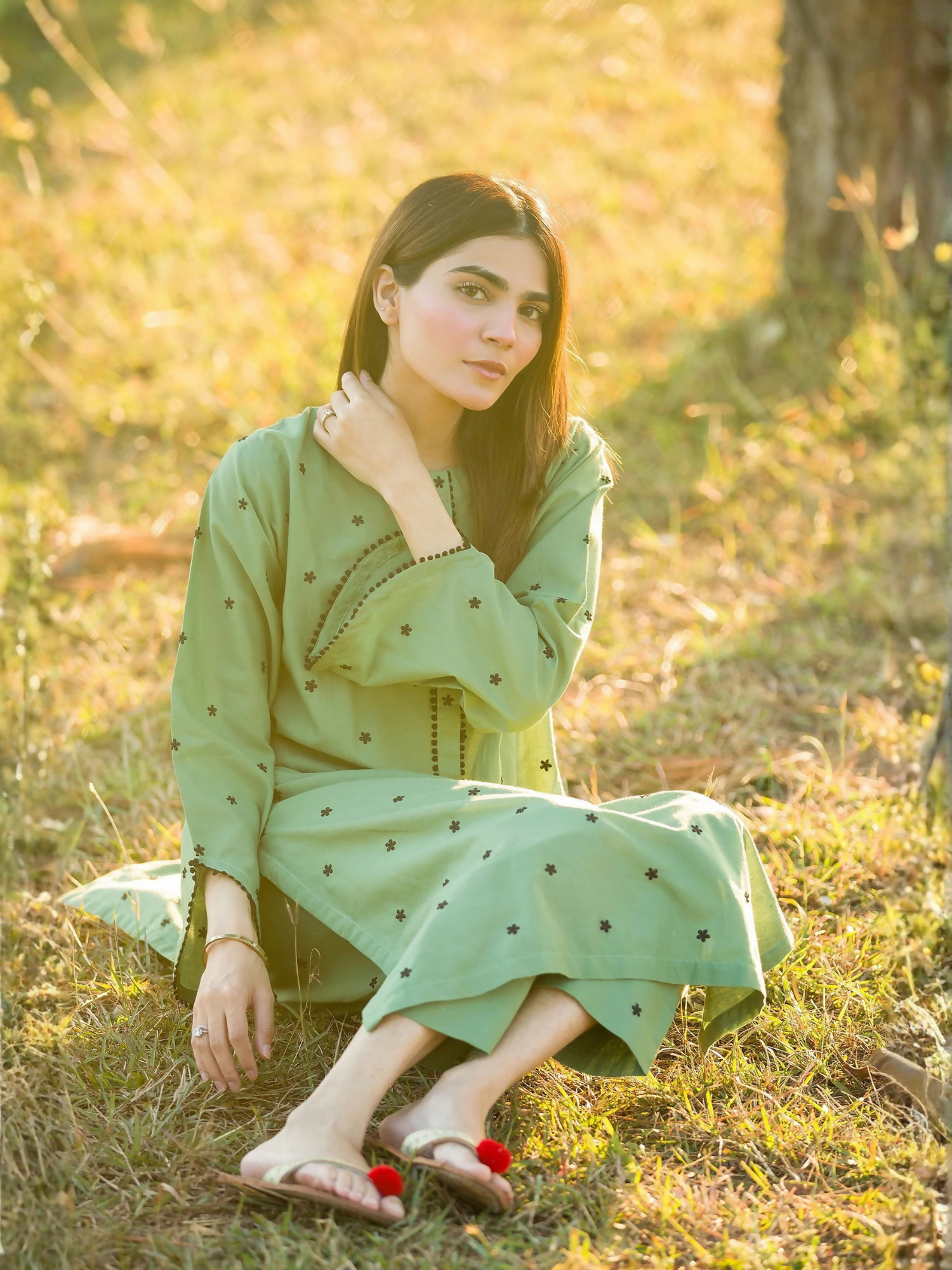 MAK Fashion Lawn Embroidered Stitched 2-Piece Suit-Nilofer