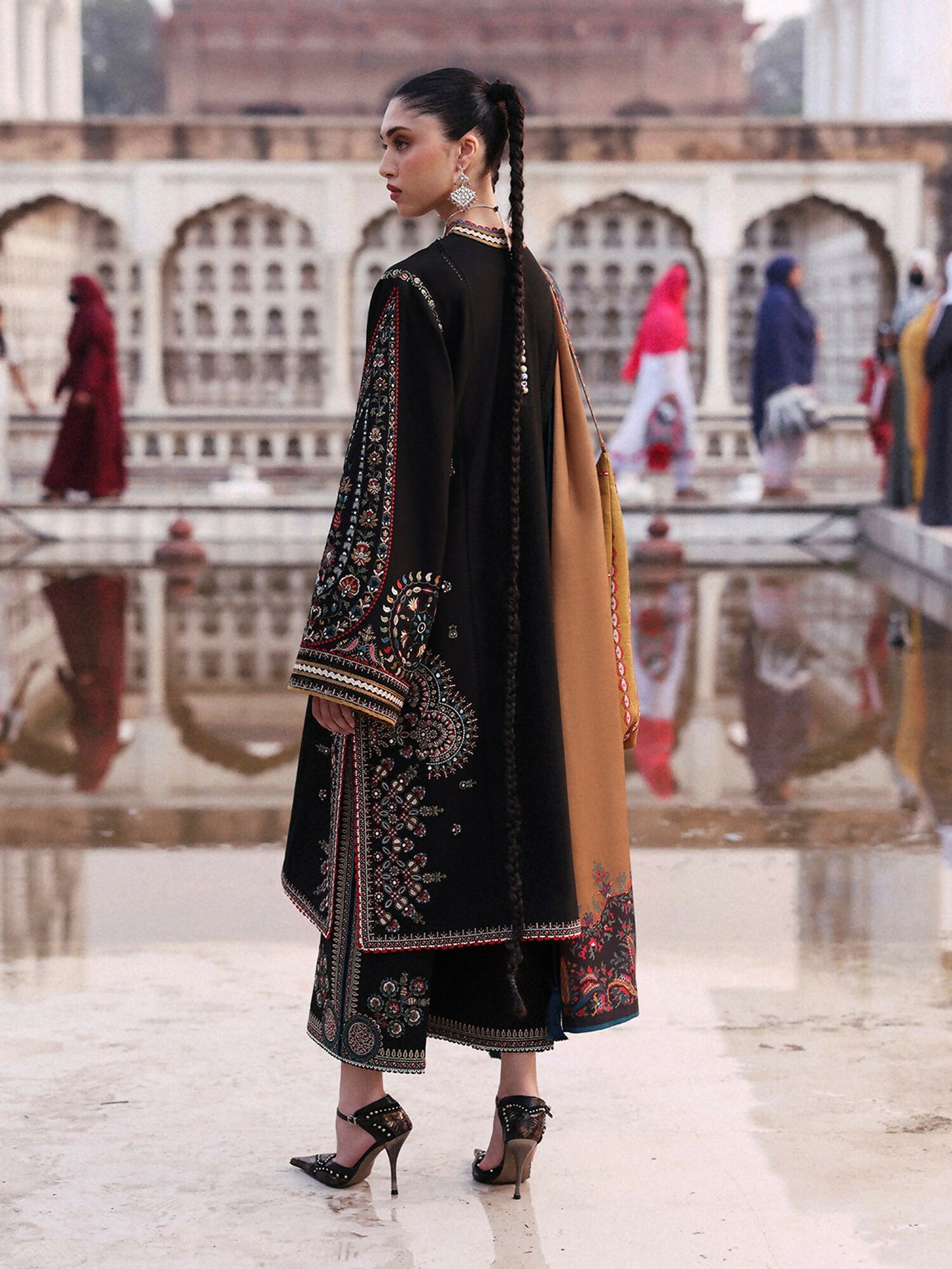 Jugnu By Hussain Rehar Khaddar'25 Embroidered Unstitched 3-Piece Suit-Bejul
