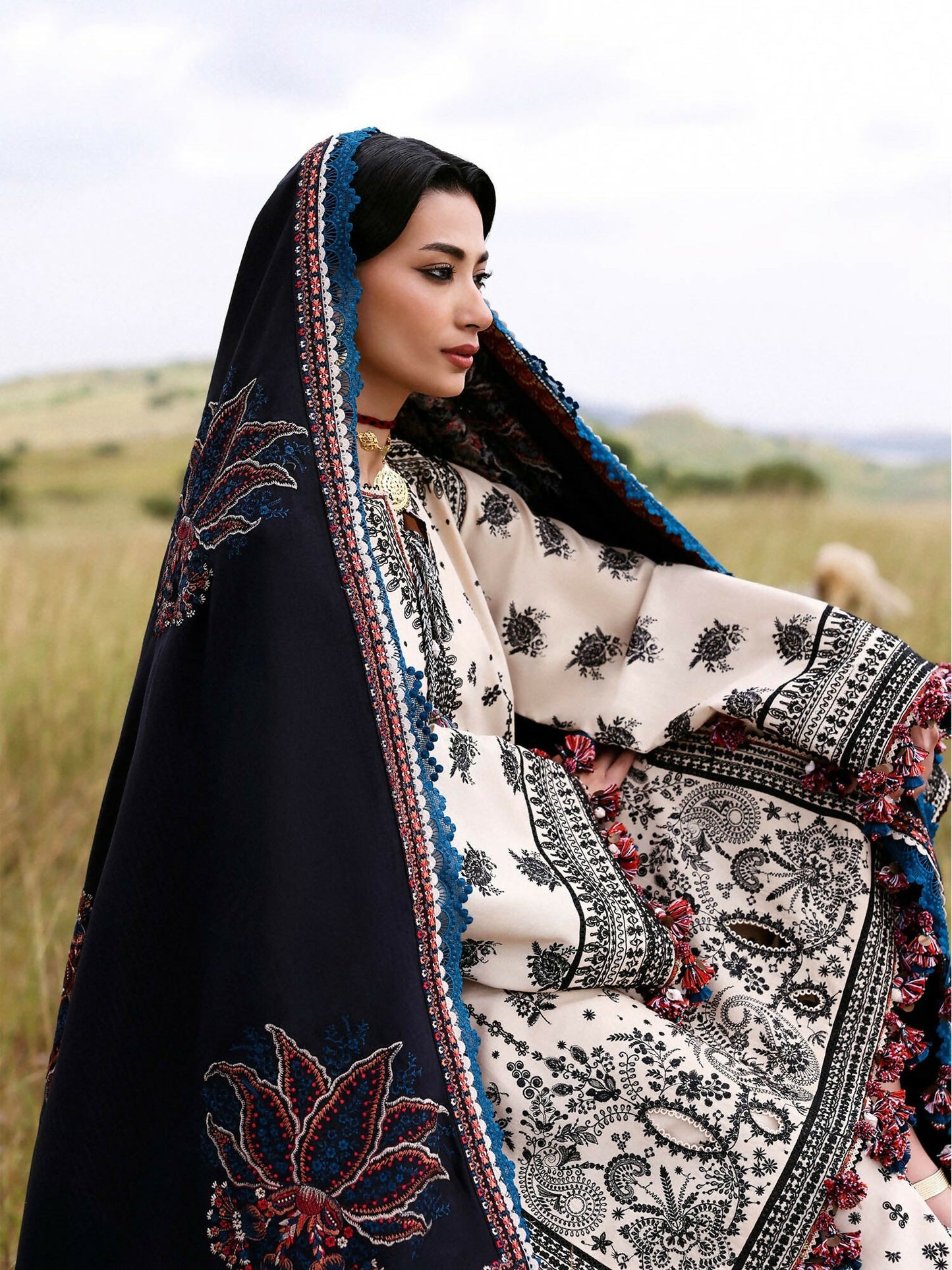 Hussain Rehar Khaddar'25 Embroidered Unstitched 3-Piece Suit-Dhanak