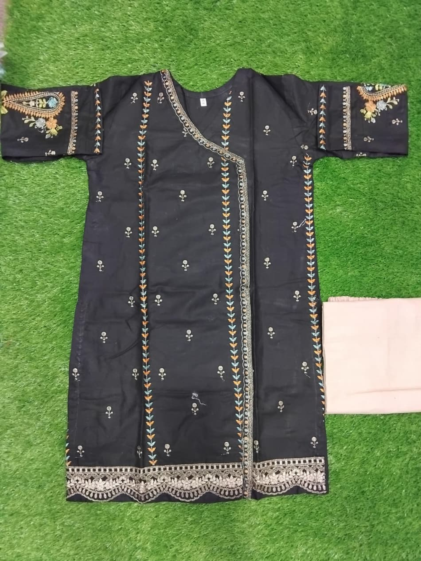 Black Bin Shaukat Pima Lawn Embroidered Stitched 2-Piece Suit