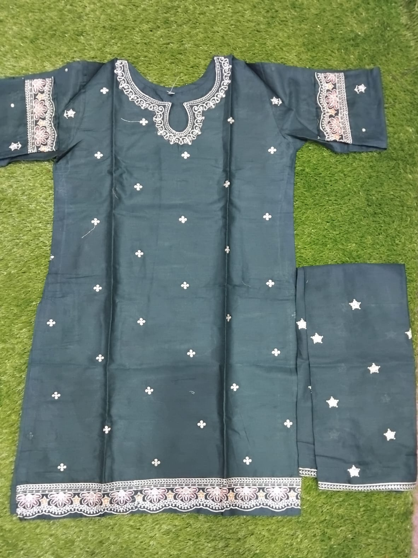 Blue Bin Shaukat Pima Lawn Embroidered Stitched 2-Piece Suit