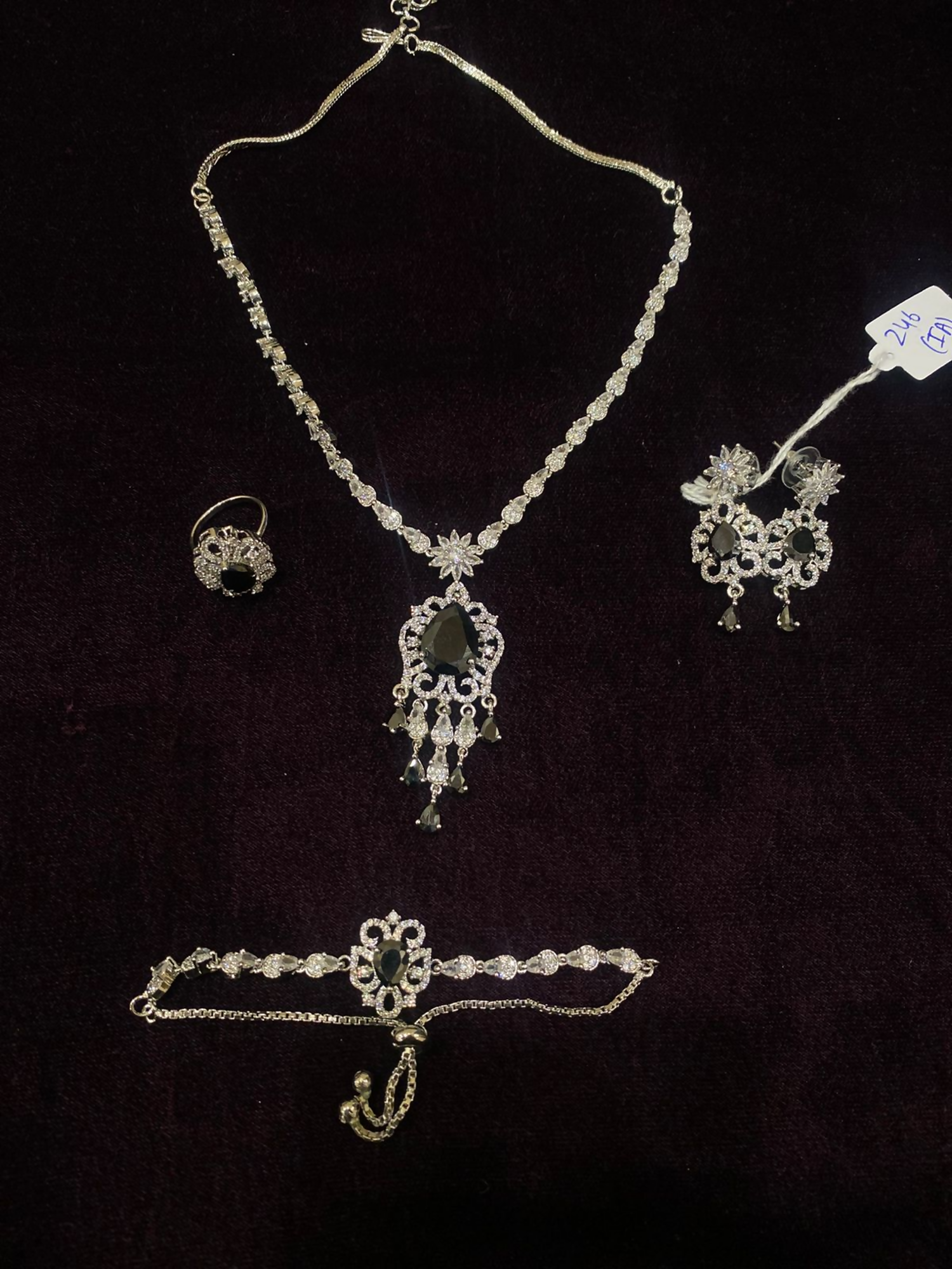 Fashion Hub by Noor Bilal - Necklace Set With Bracelet