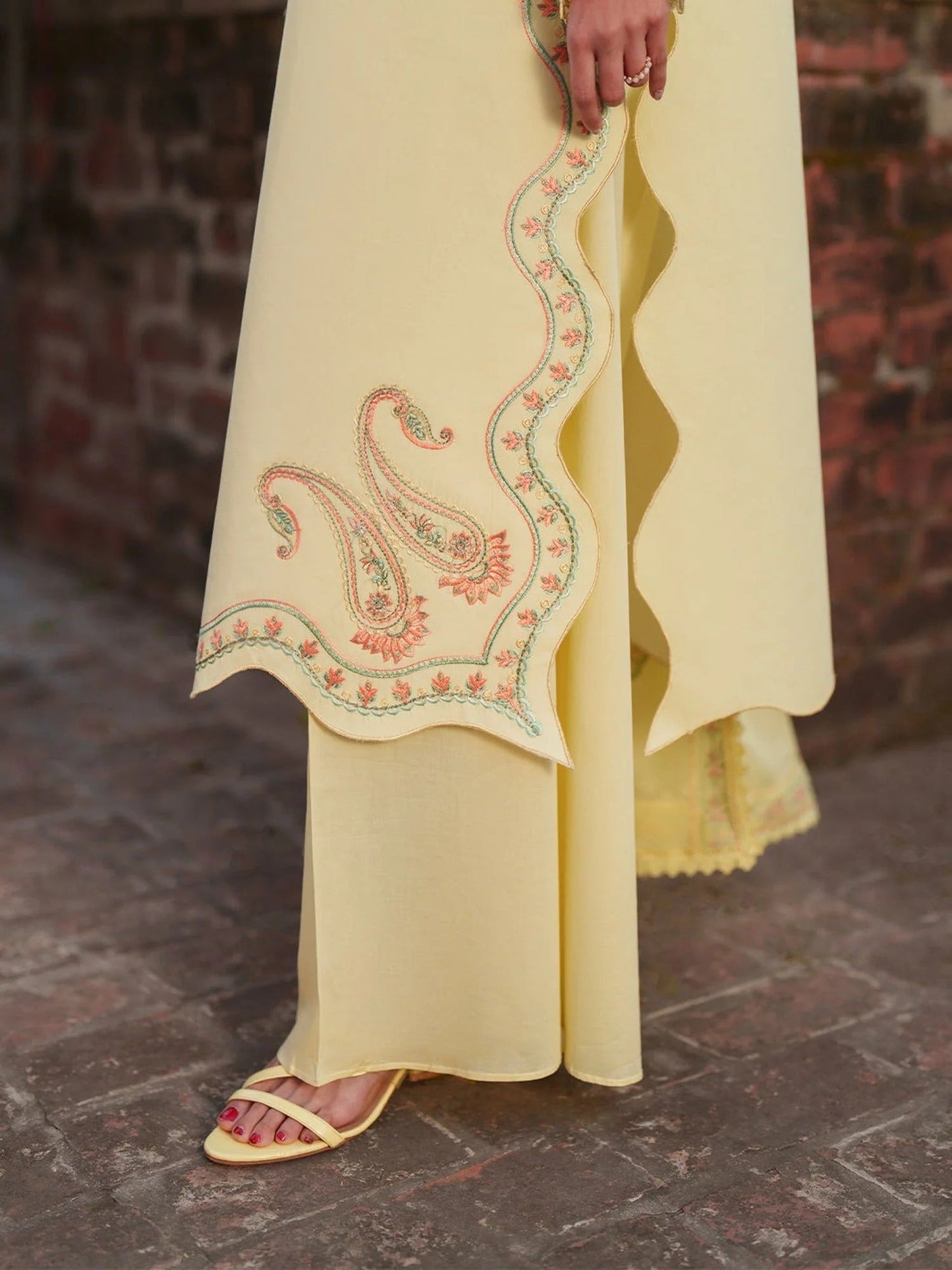 Yellow-Mahnur Fiona Lawn'26 Embroidered Stitched 3-Piece Suit-F-05