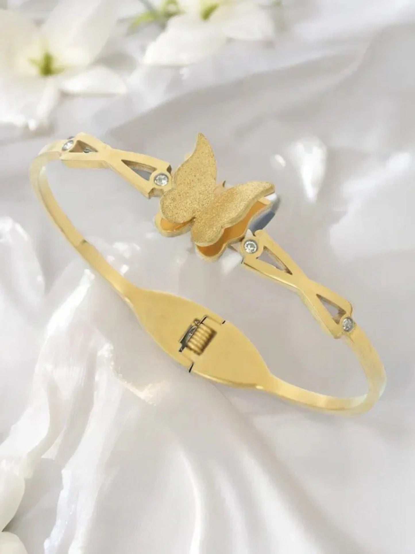 Golden-Loyalies Openable Bangle-BT-GLD-007
