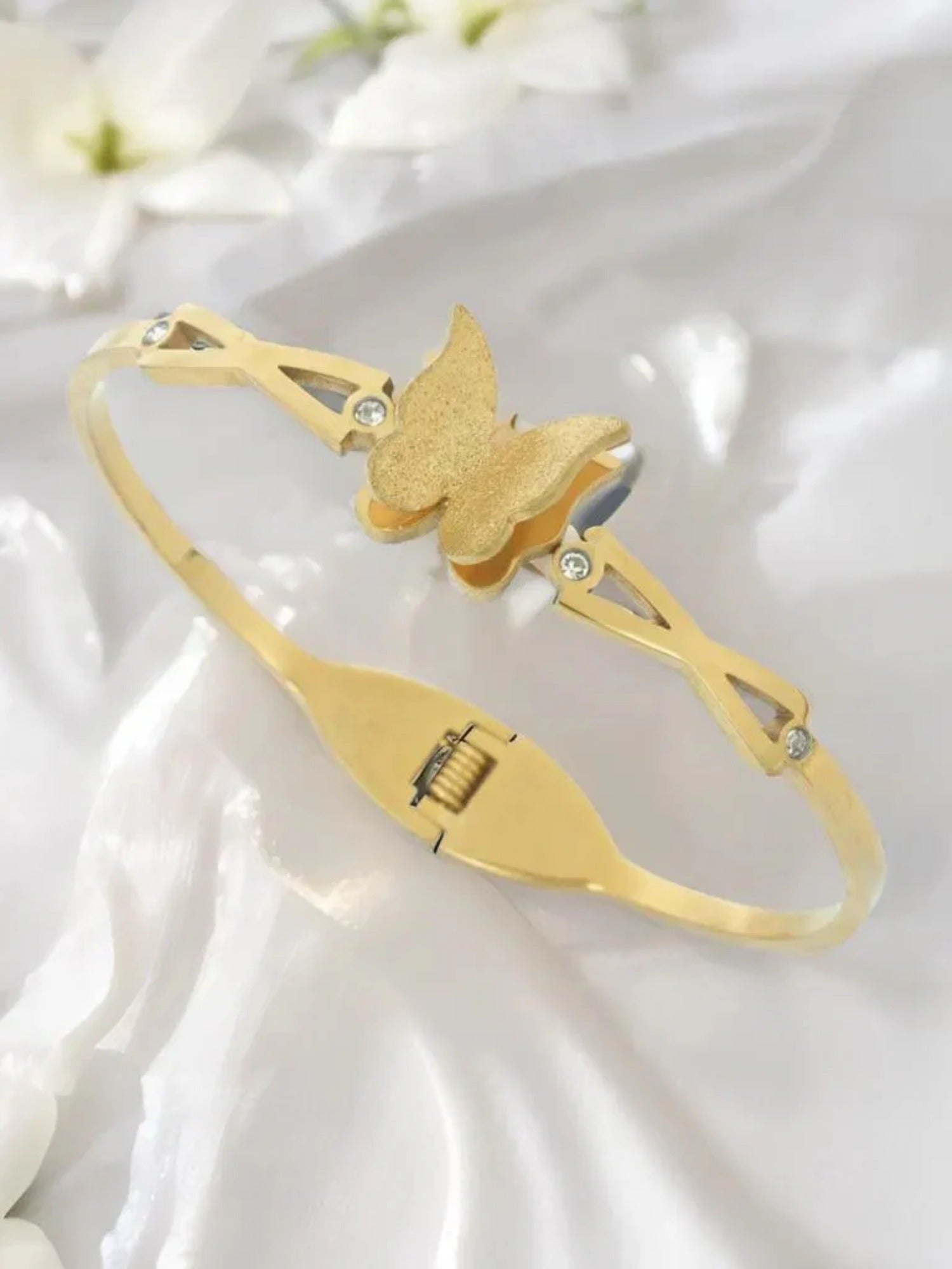 Golden-Loyalies Openable Bangle-BT-GLD-007