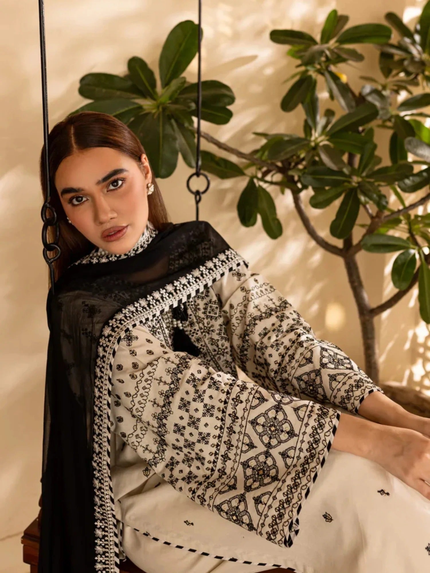 Black-Silai Libas Linen Embroidered Stitched 3-Piece Suit-Arfa