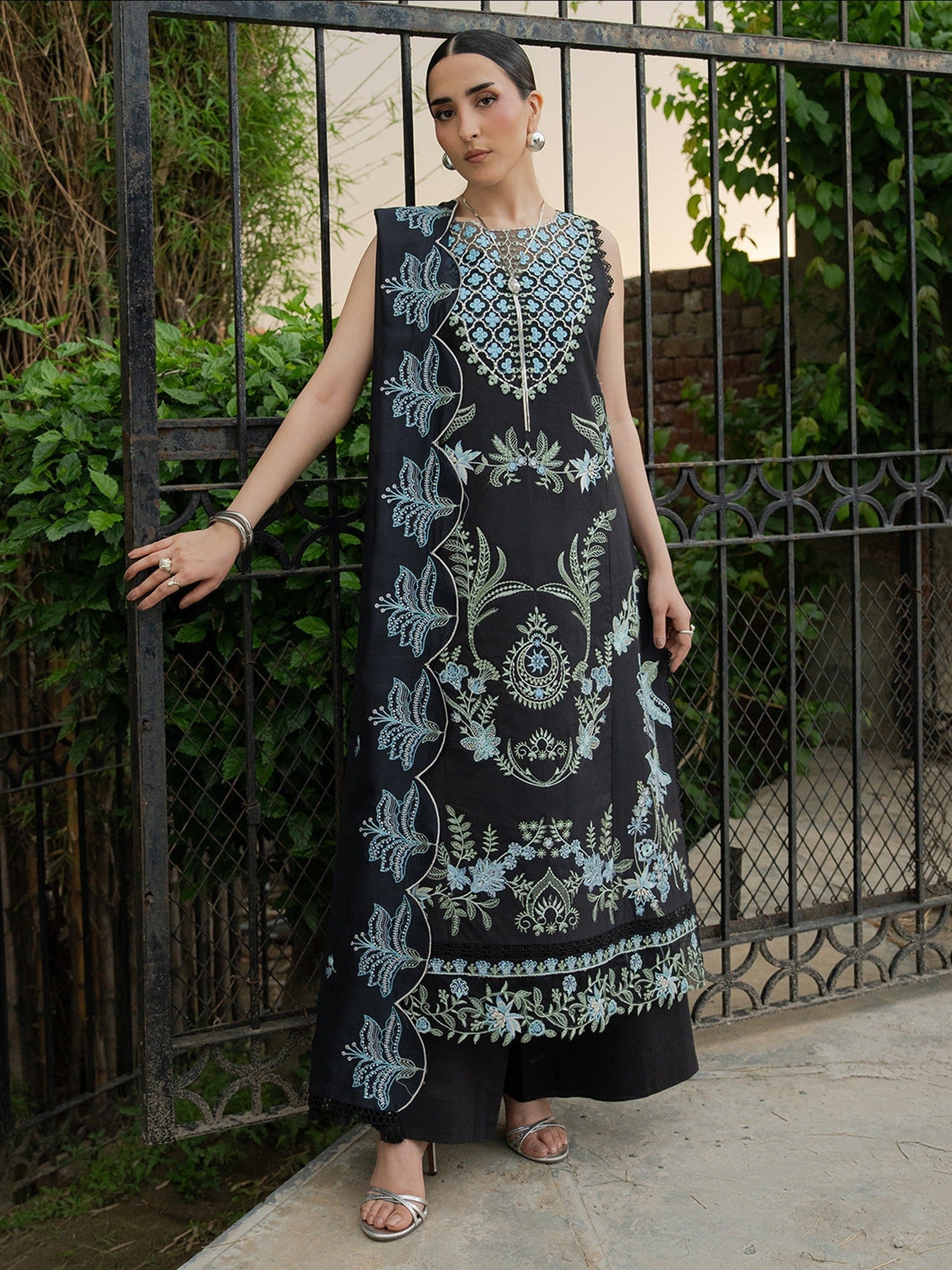 Black Mahnur Amaya Lawn'26 Embroidered Unstitched 3-Piece Suit-MU-11