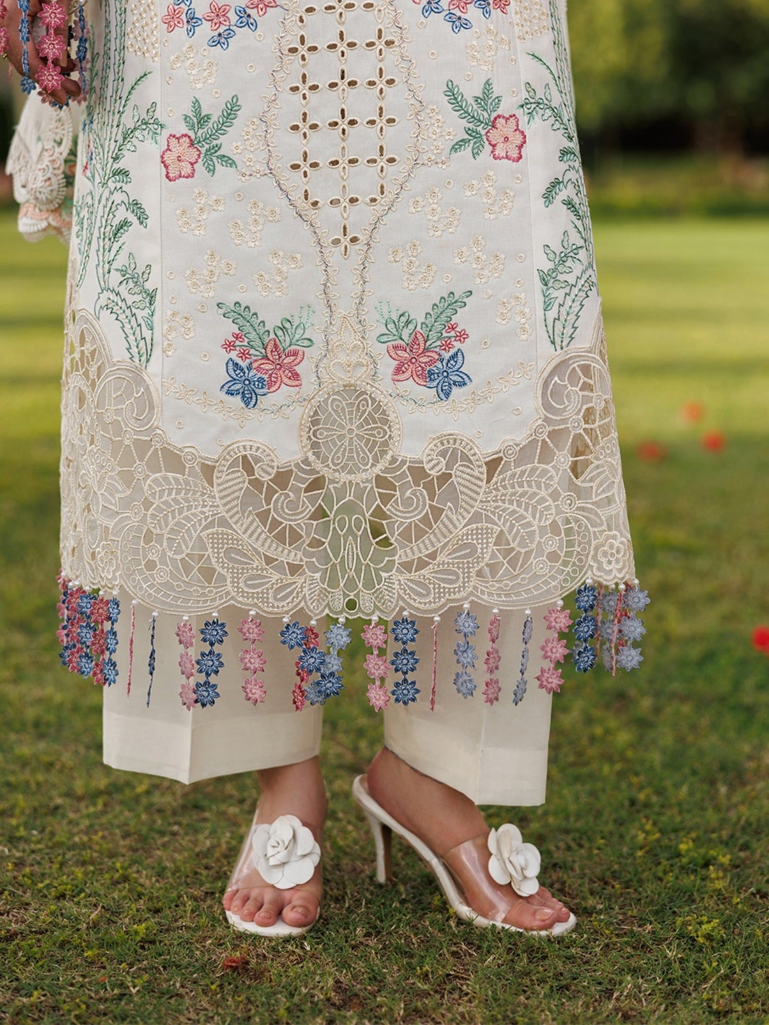 White-Mahnur Morbagh Luxury Lawn'26 Embroidered Unstitched 3-Piece Suit-M-03