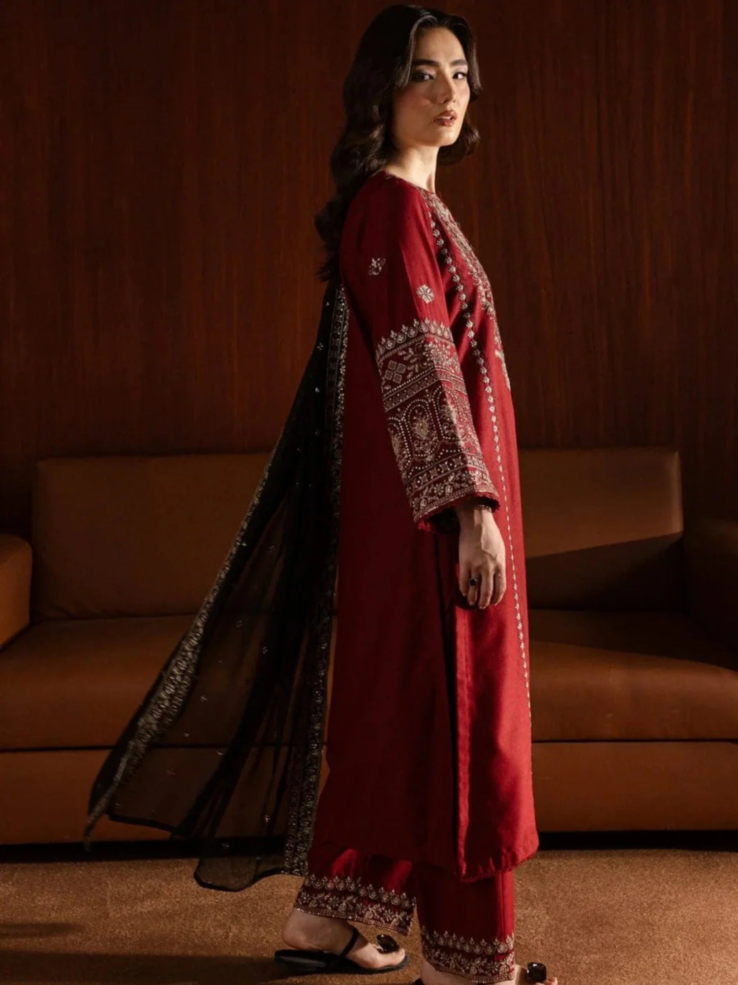 Maroon Khubsurat Libas Linen Embroidered Stitched 3-Piece Suit
