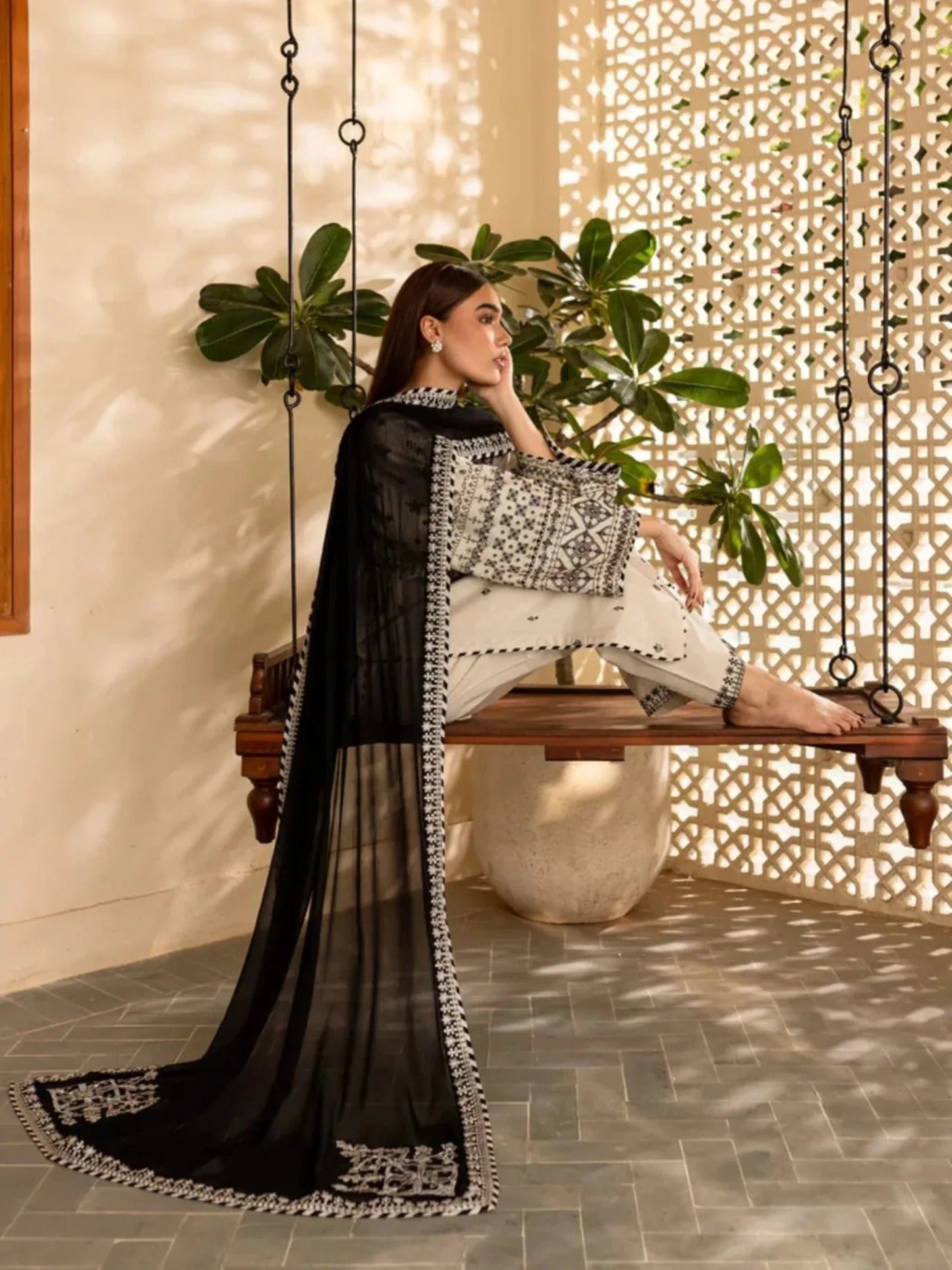 White Khubsurat Libas Linen Embroidered Stitched 3-Piece Suit-White Arfa