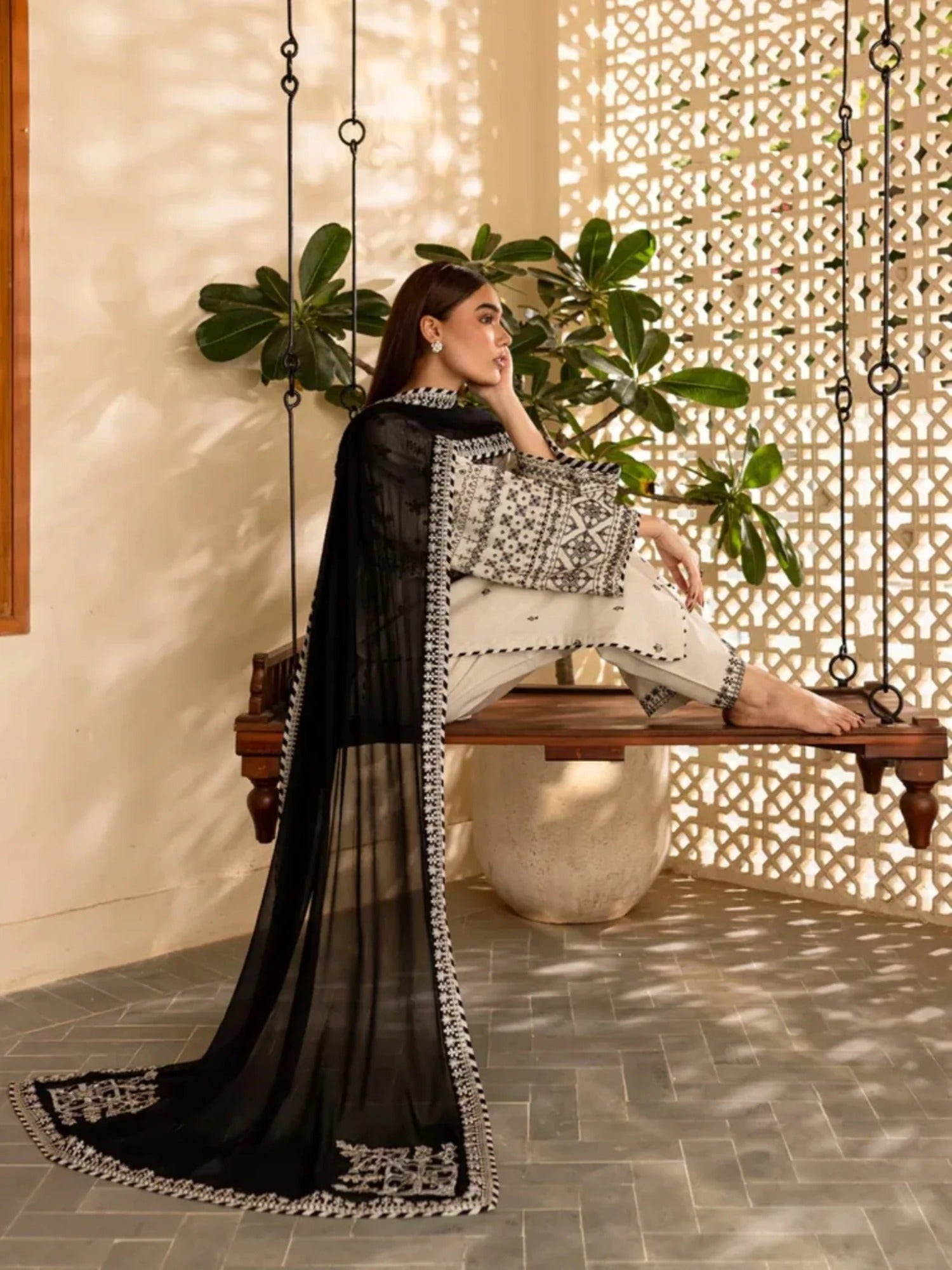 White Khubsurat Libas Linen Embroidered Stitched 3-Piece Suit-White Arfa