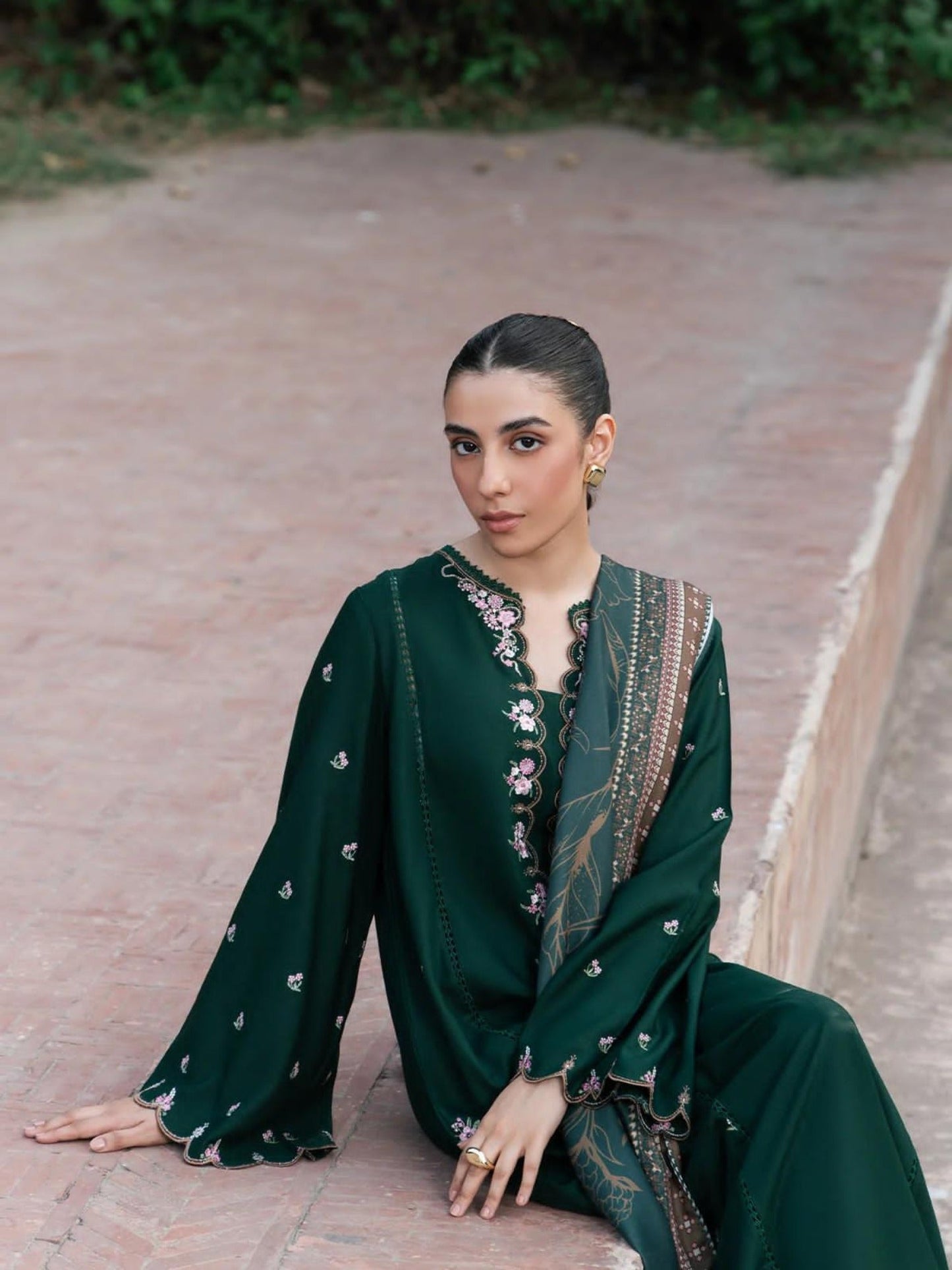Silai Libas Linen Embroidered Stitched 3-Piece Suit-Ziva-Green
