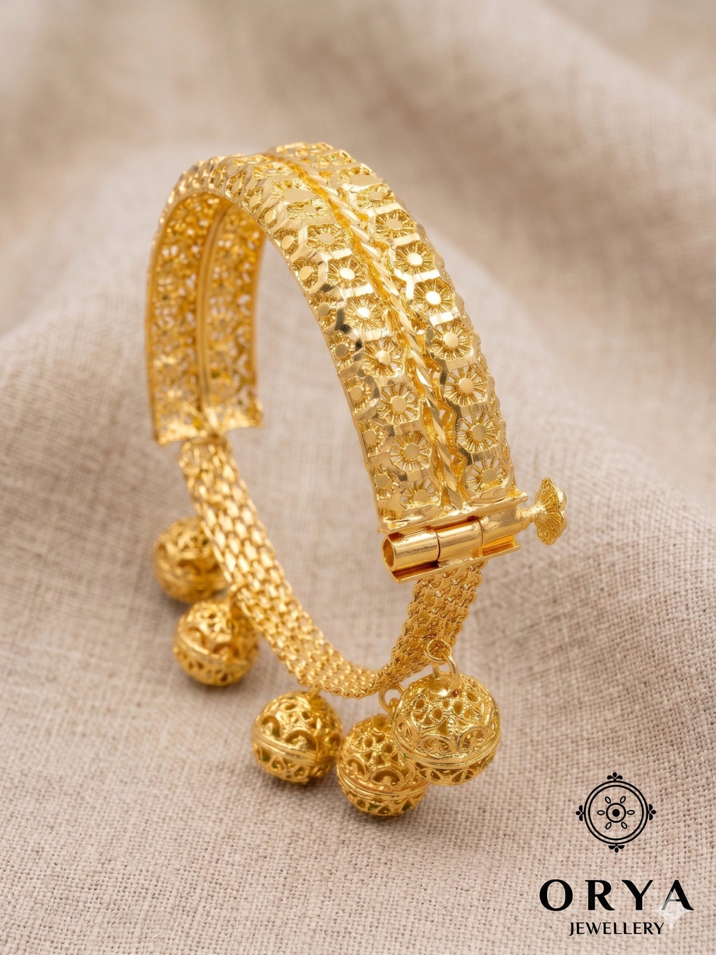 Orya Jewellery Gold Dangling Charm Bracelet Bangle