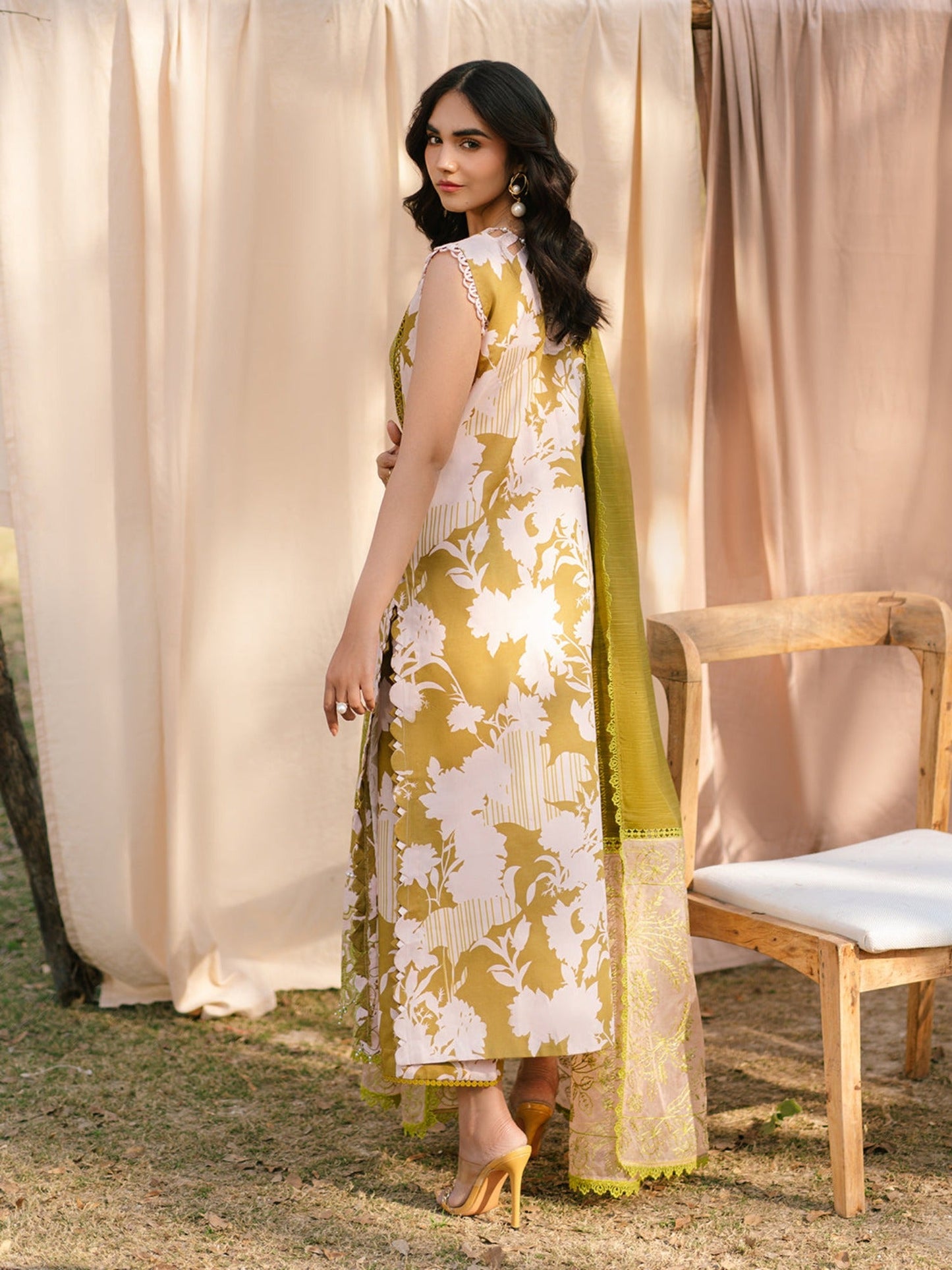 Green Parishay Ivy Bloom Printkari Lawn Embroidered Unstitched 3-Piece Suit-IVY-12