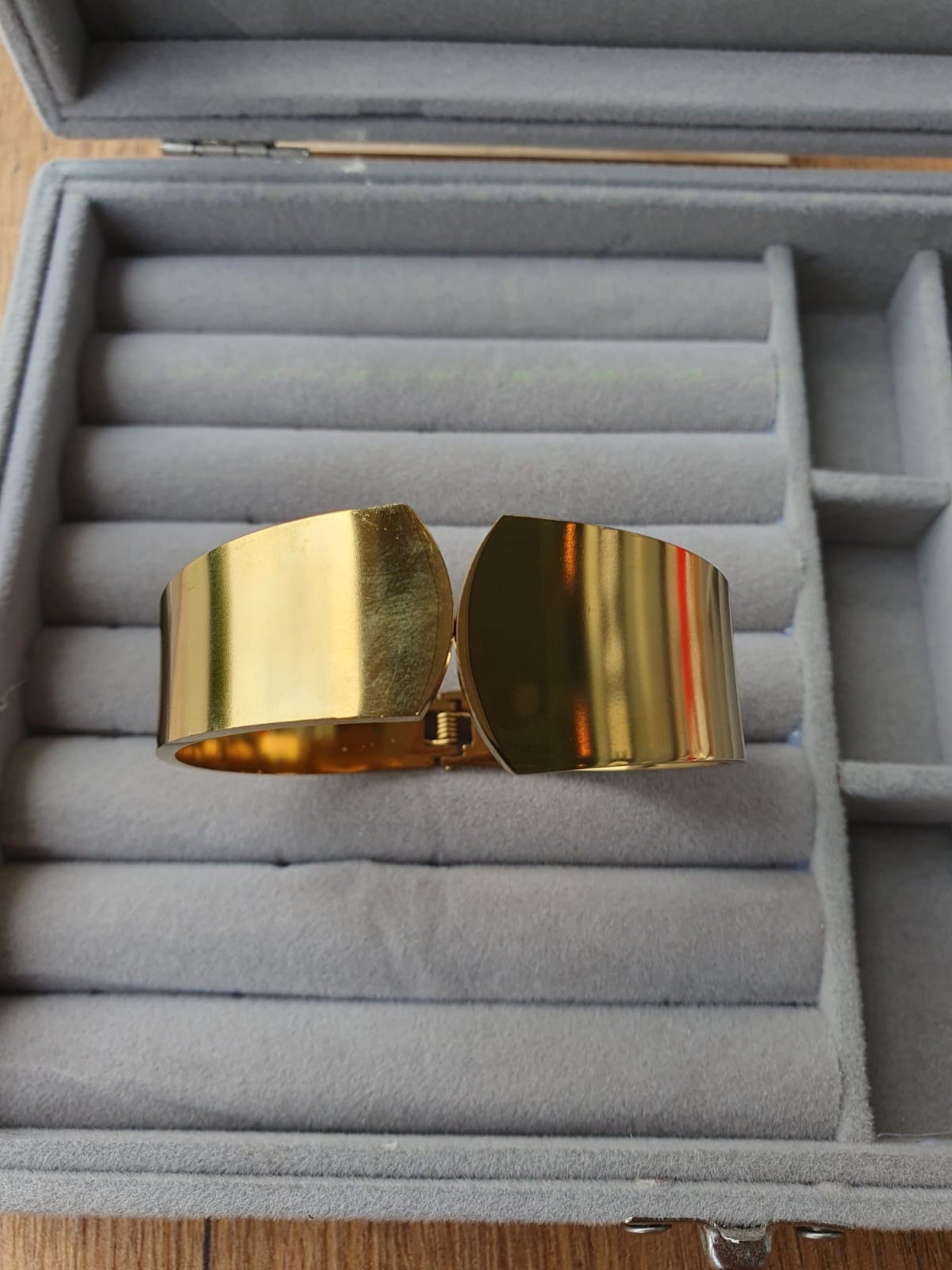 Golden Rameen's Collection Bangle