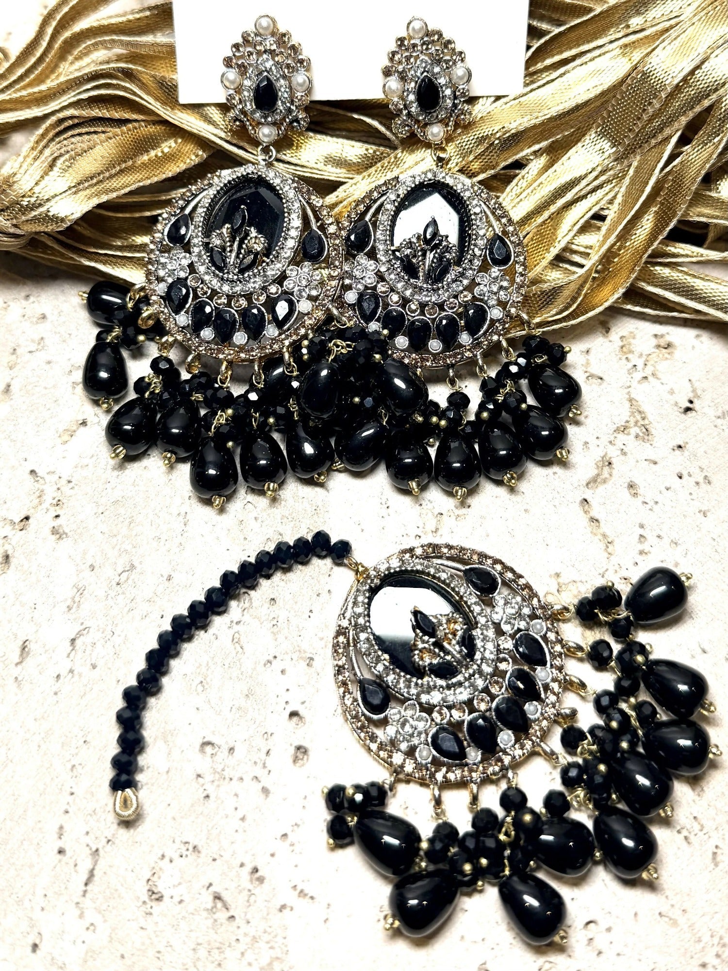 Orya Jewellery Maang Tikka Earrings Set-Black S8