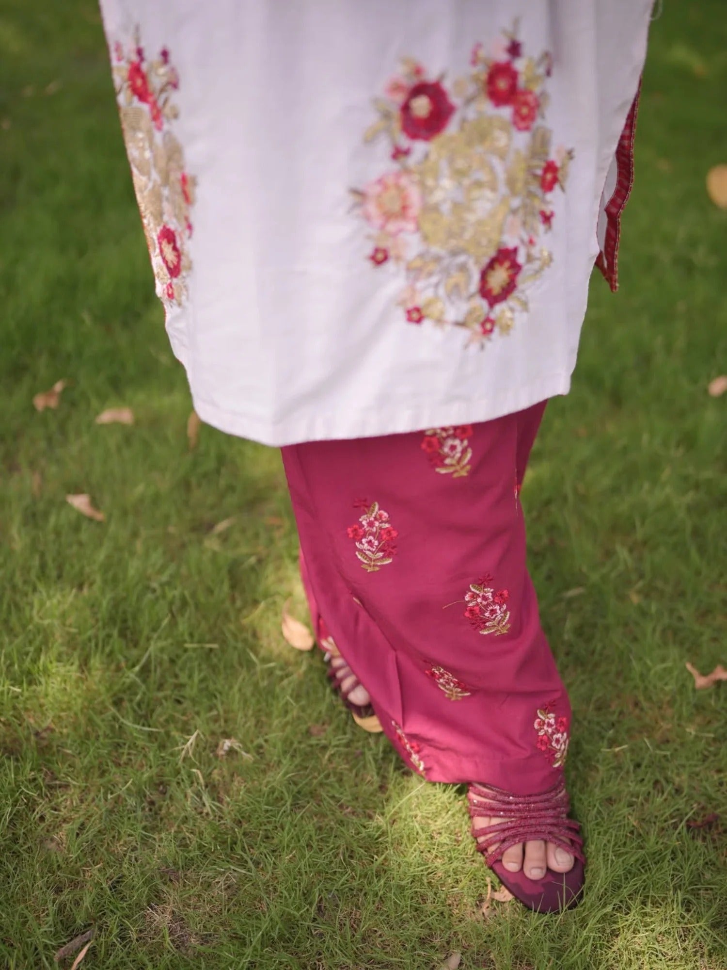 White and maroon-Pyara Jora Linen Embroidered Stitched 2-Piece Suit-Sitara