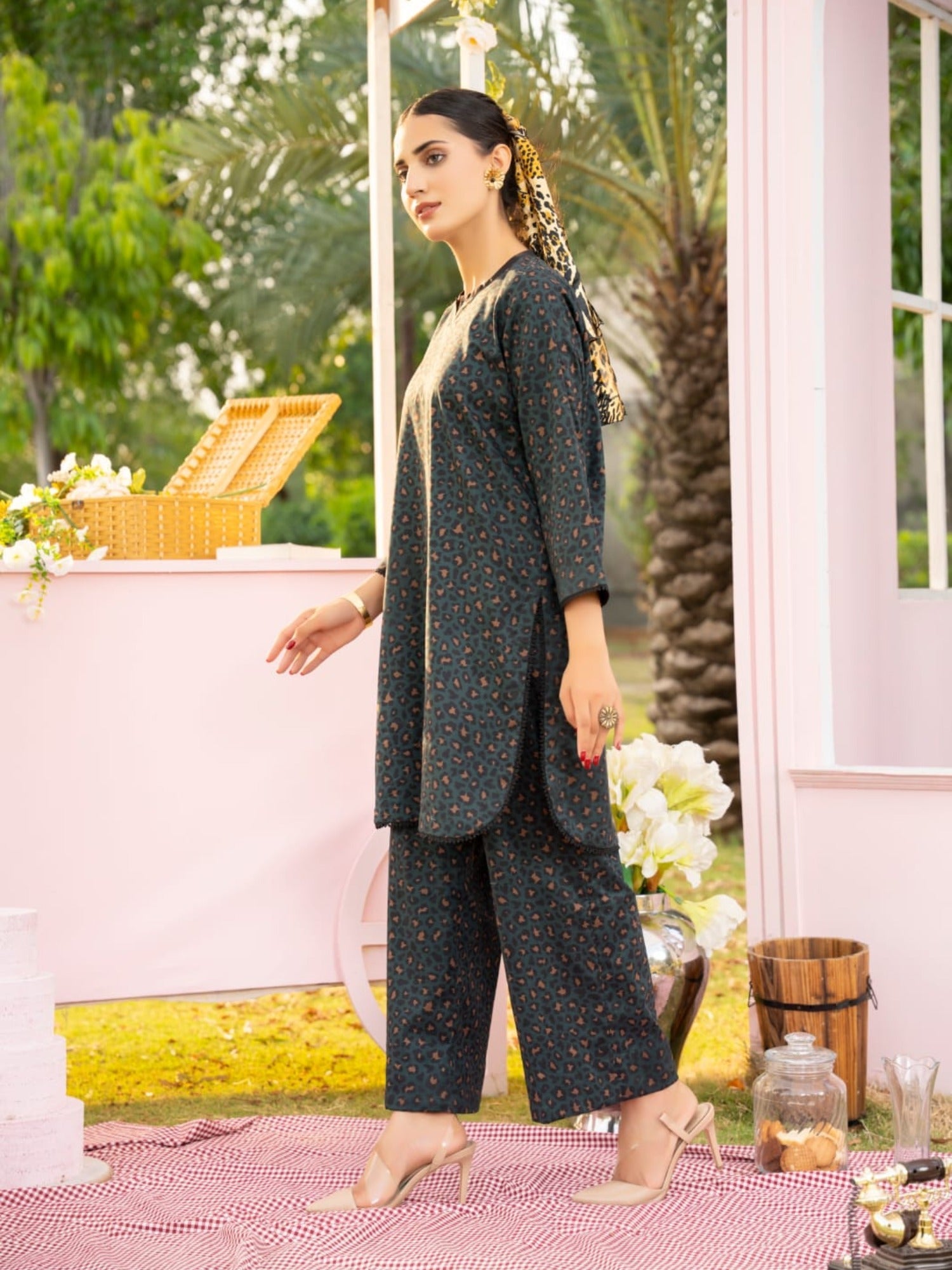 Black-Hussain Lawn Printed Stitched 2-Piece Suit