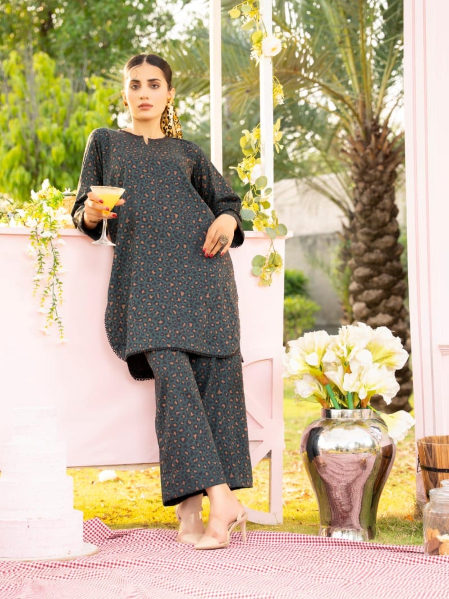 Black-Hussain Lawn Printed Stitched 2-Piece Suit