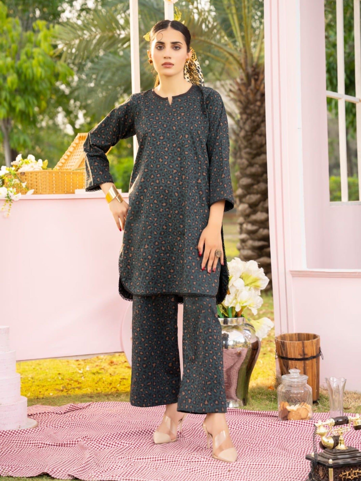 Black-Hussain Lawn Printed Stitched 2-Piece Suit