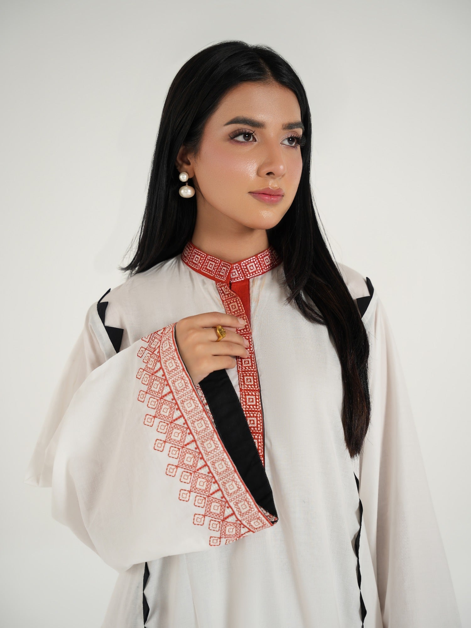 White-Arshman's Lawn Embroidered Stitched 2-Piece Suit-ARS-047 White Elegance