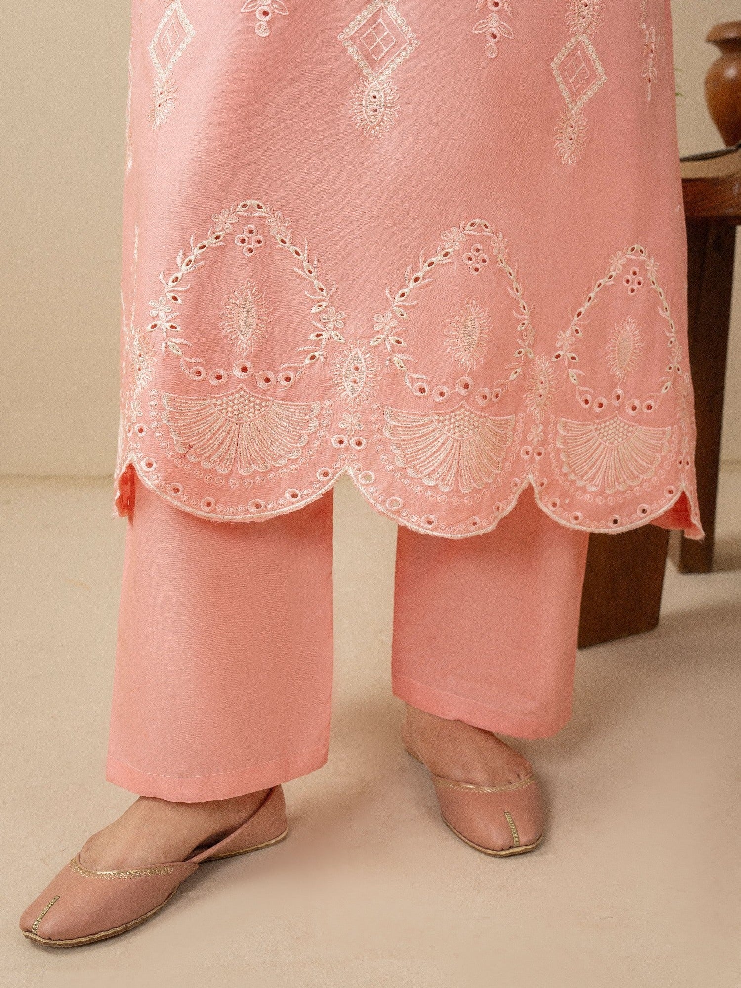 Pink Stylish Collection Mahani Lawn Embroidered Stitched 3-Piece Suit-Vaneeza