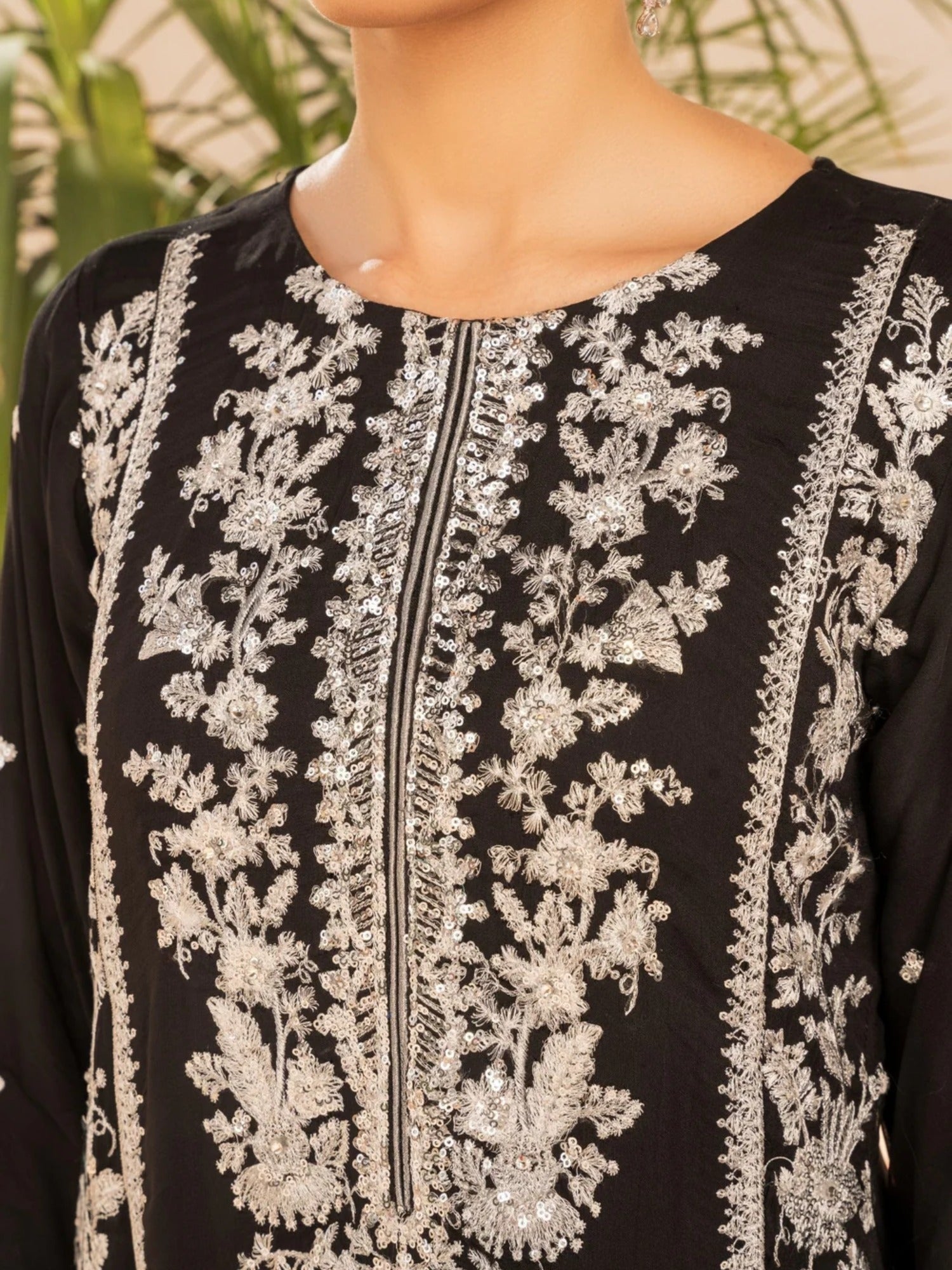 Black Sara Jahan Georgette Chiffon Embroidered Stitched 3-Piece Suit-Komal