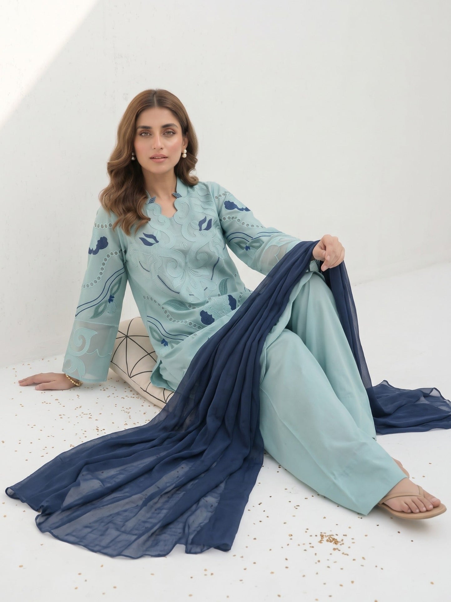 Blue-Duas Boutique Lawn Embroidered Stitched 3-Piece Suit-Aqeeq
