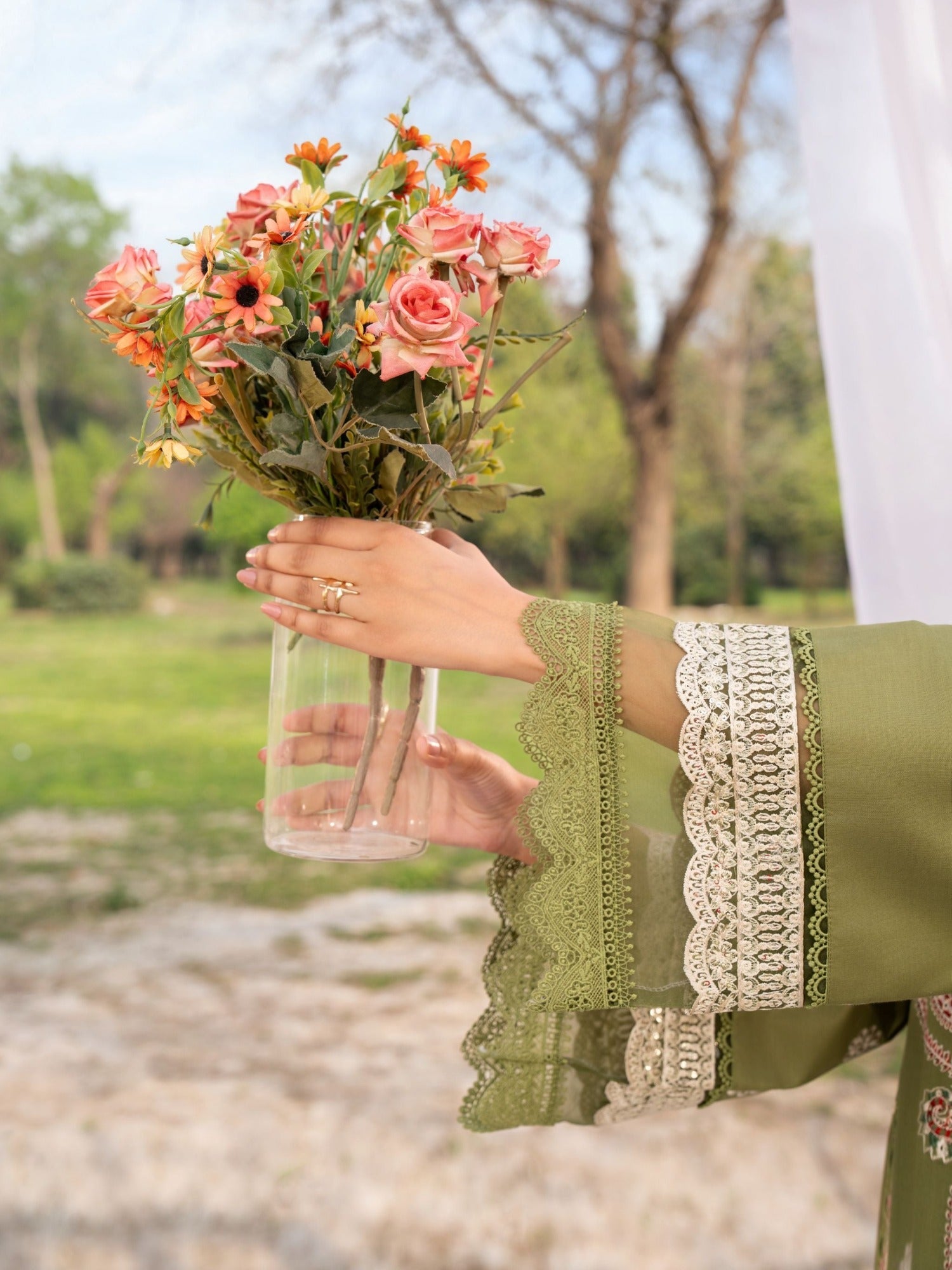 Green-Chandan Nagri Lawn Embroidered Stitched 3-Piece Suit-Meihua Pearl