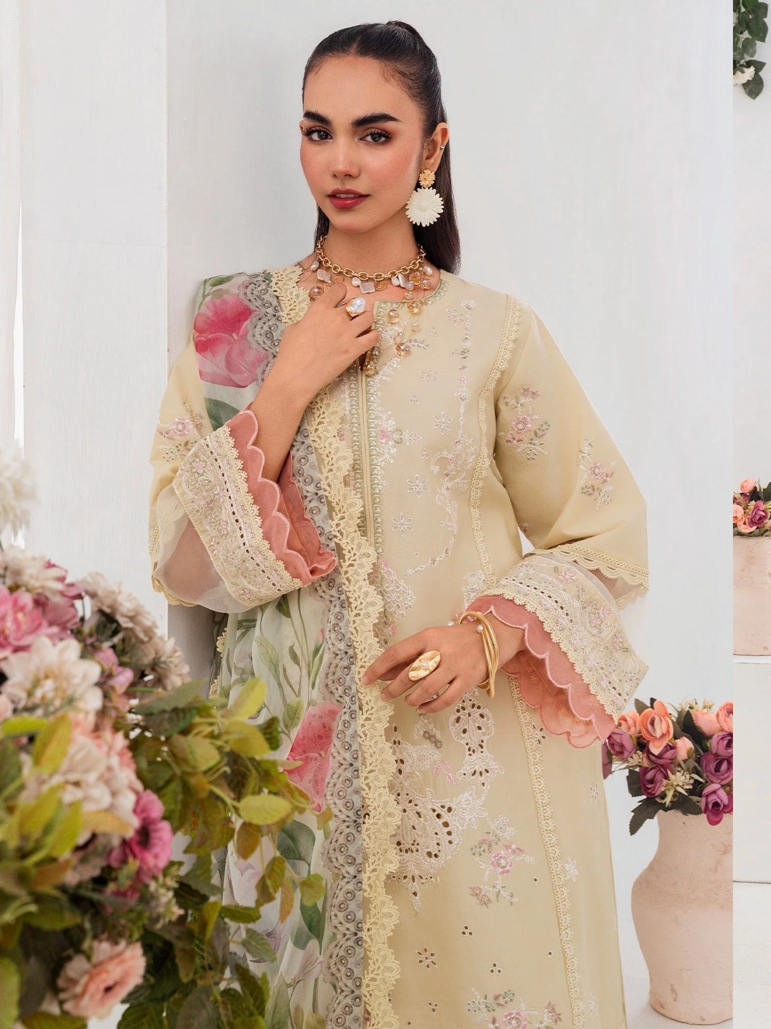 Yellow-Chandan Nagri Lawn Embroidered Stitched 3-Piece Suit-Elnaz