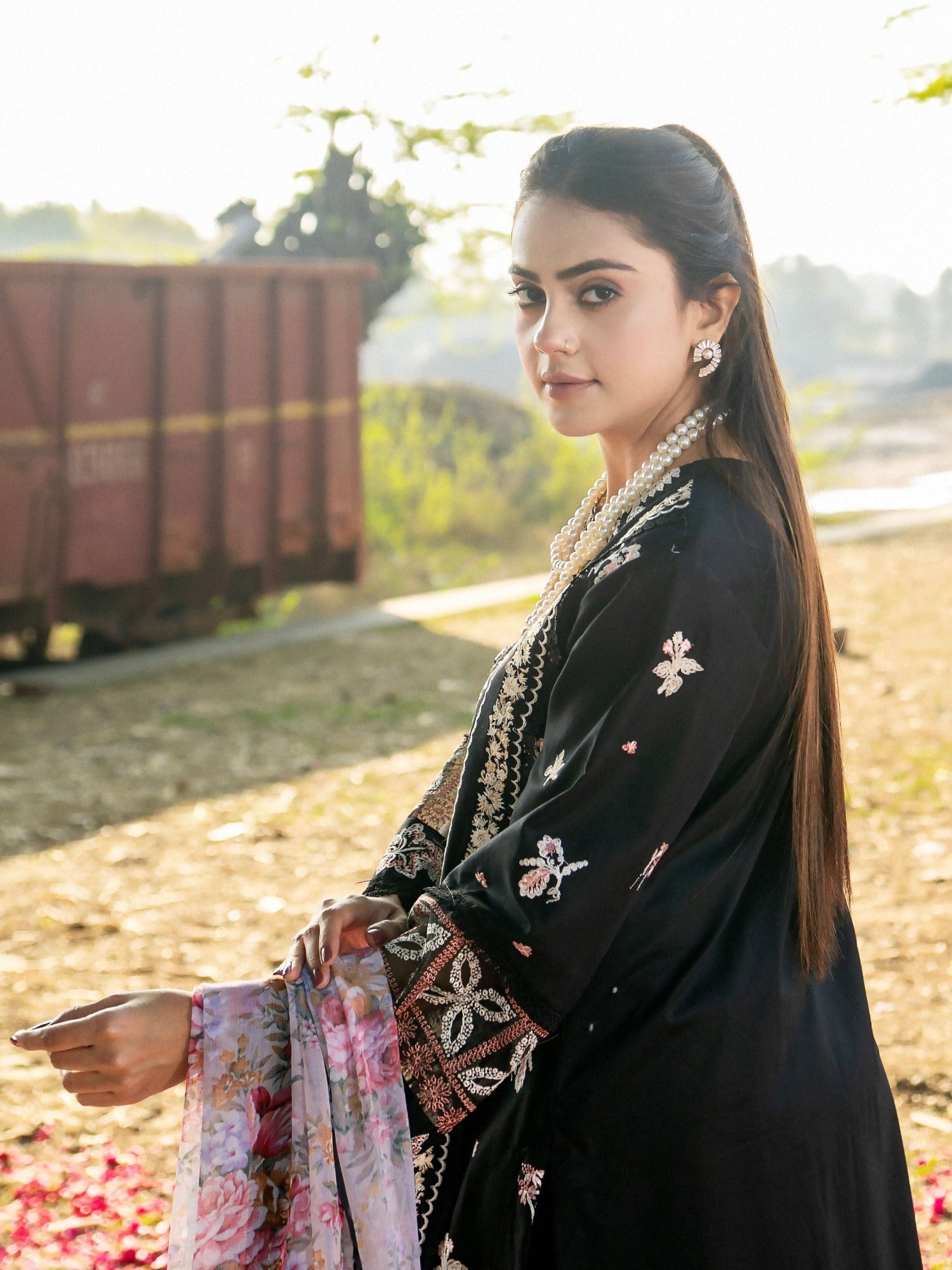 Black-Chandan Nagri Lawn Embroidered Stitched 3-Piece Suit-Nissa