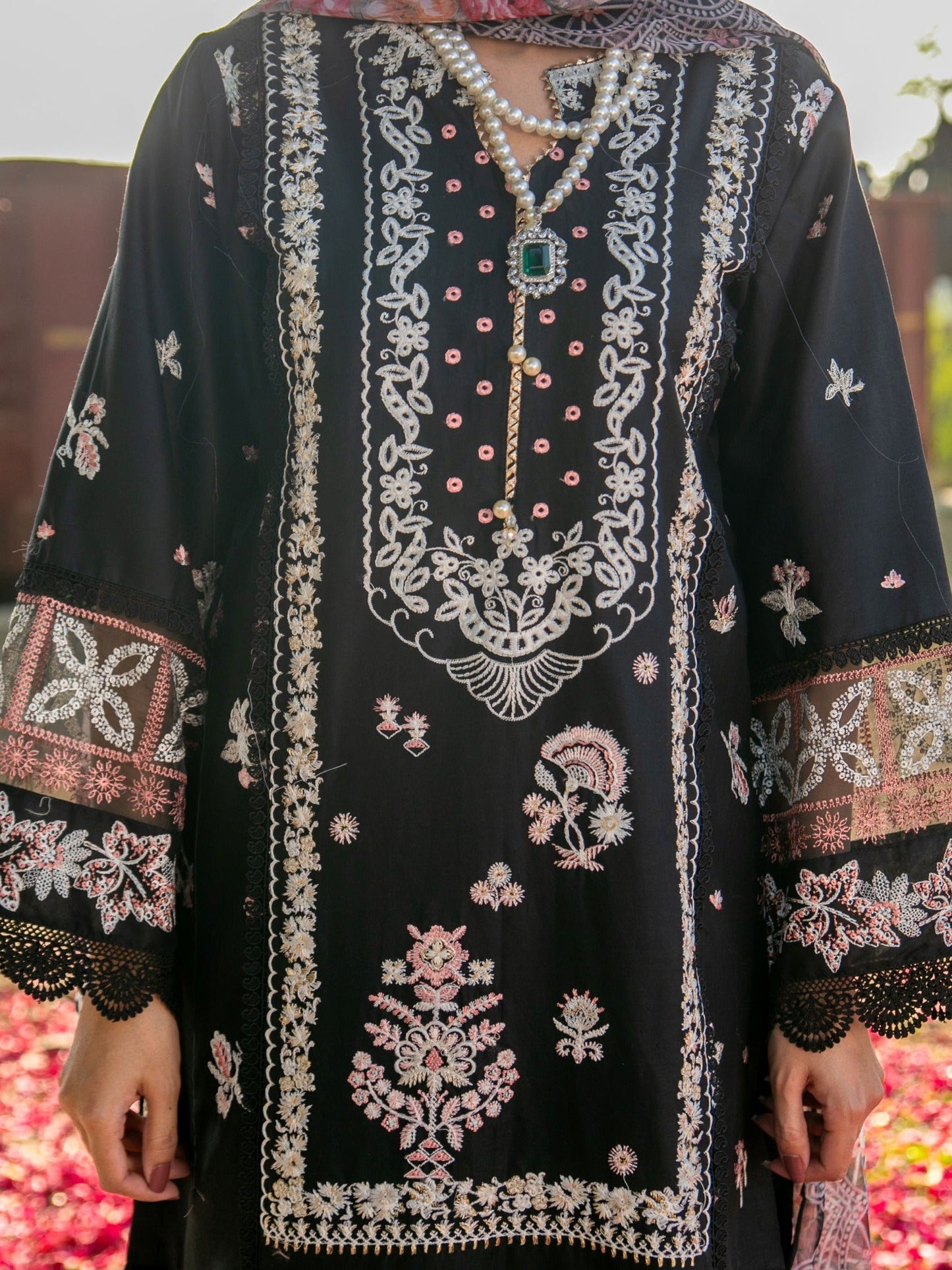 Black-Chandan Nagri Lawn Embroidered Stitched 3-Piece Suit-Nissa
