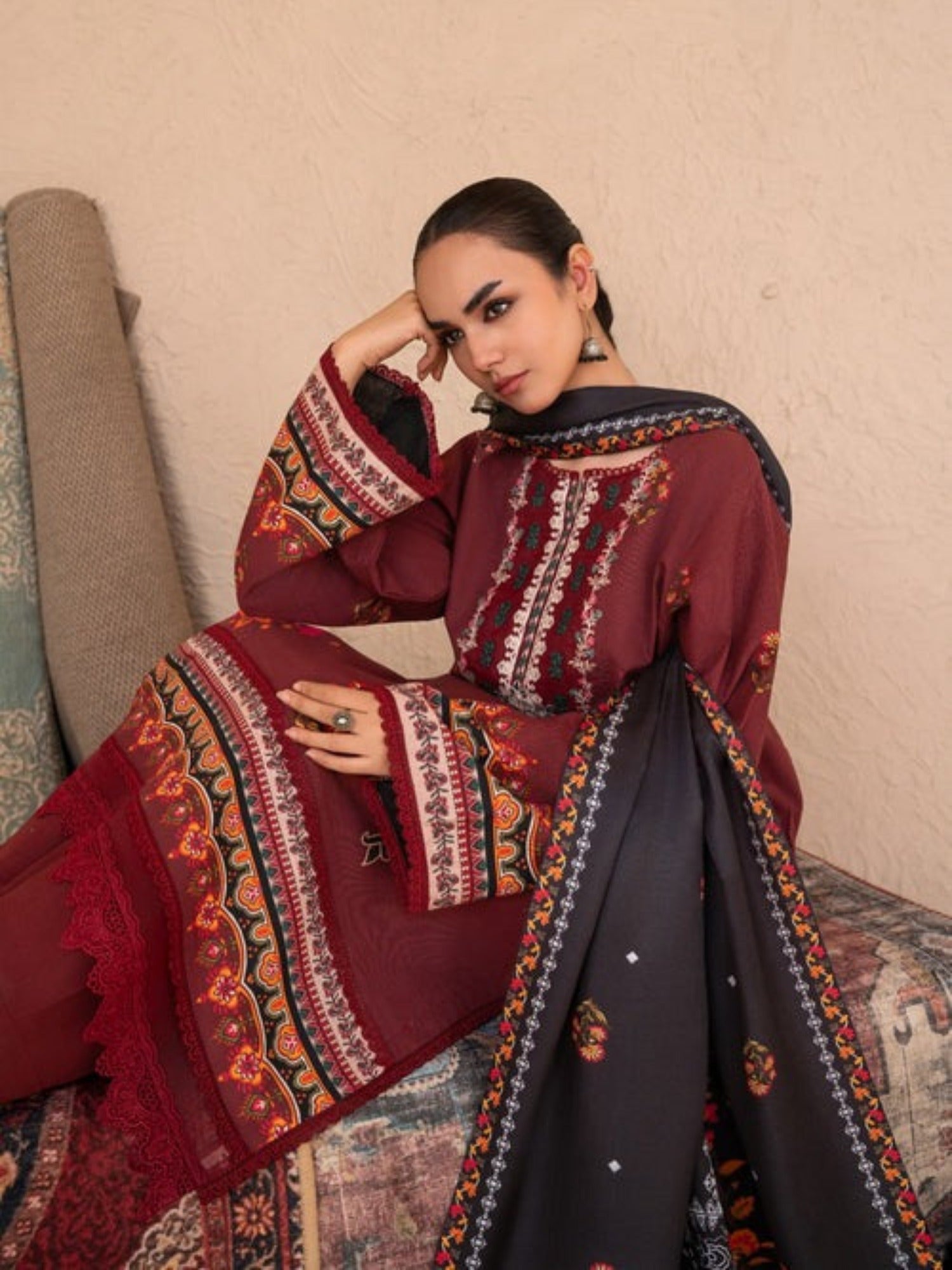 Maroon-Chandan Nagri Khaddar Embroidered Stitched 3-Piece Suit-Zariya