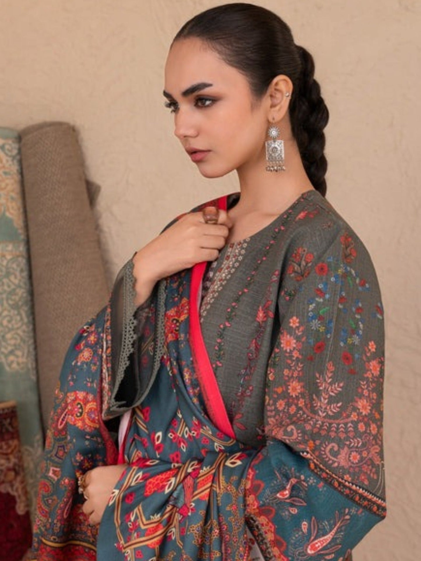 Green-Chandan Nagri Khaddar Embroidered Stitched 3-Piece Suit-Roohi