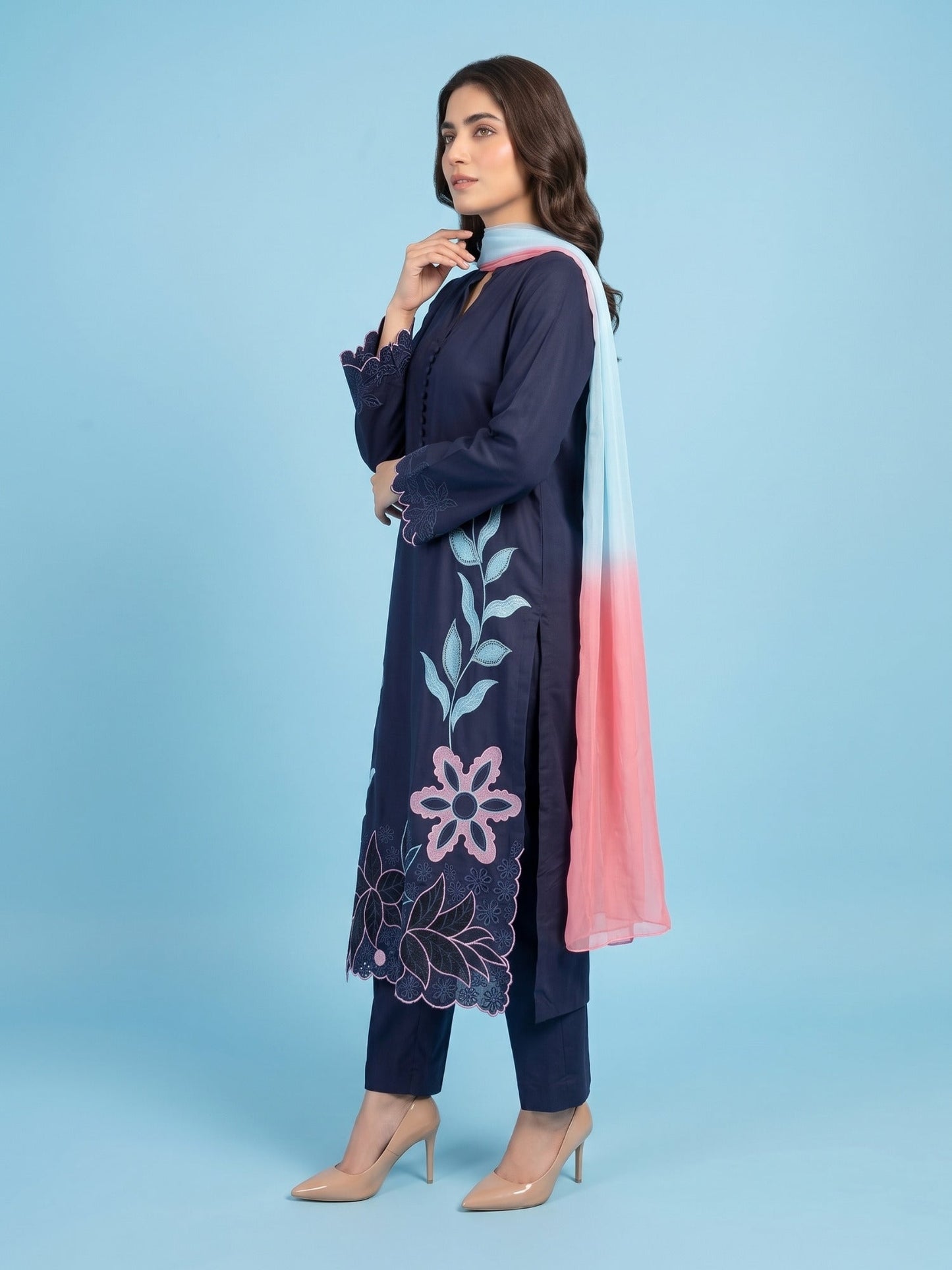 Blue Duas Boutique Linen Embroidered Stitched 3-Piece Suit-Aab-e-neel