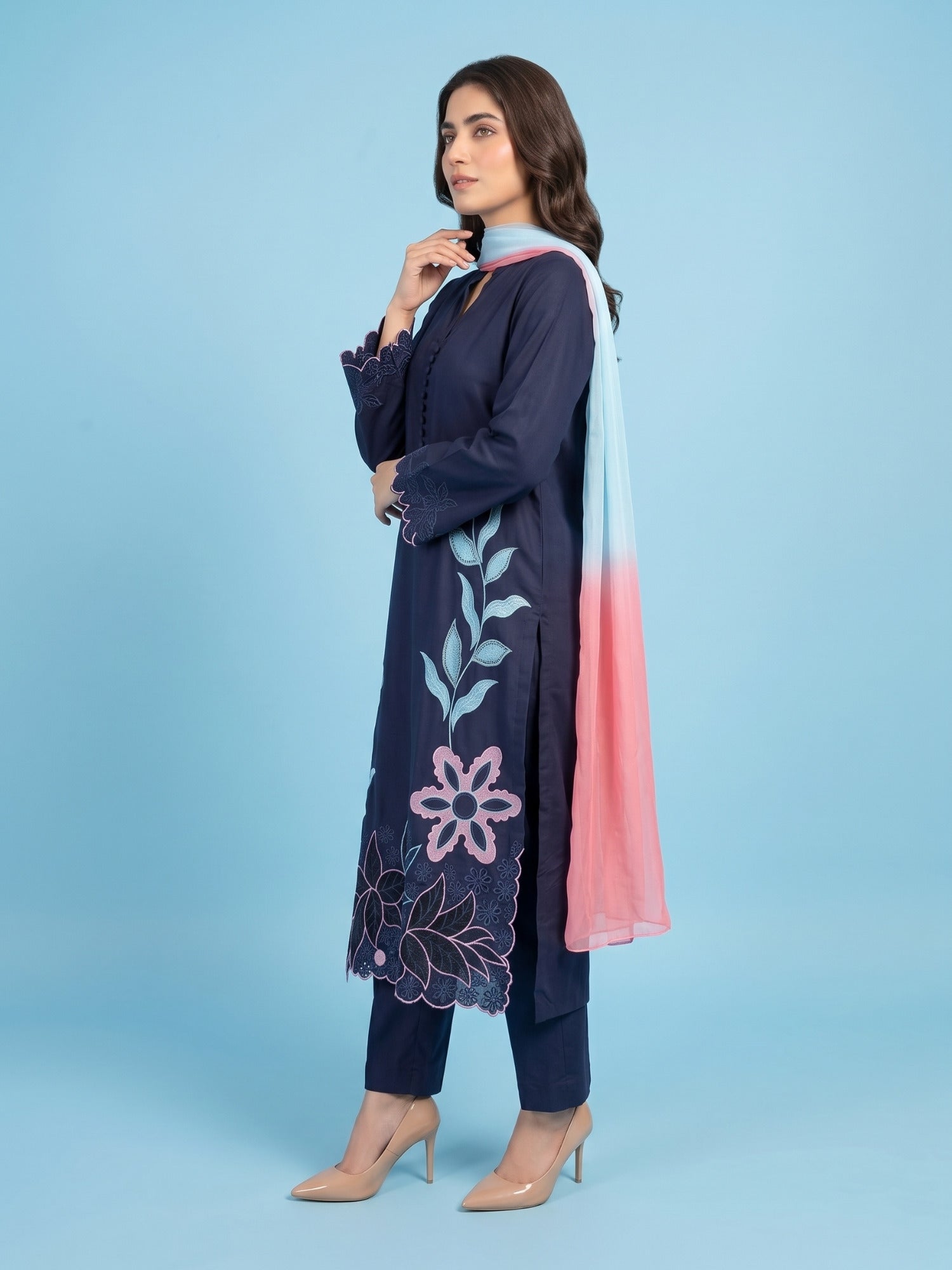 Blue Duas Boutique Linen Embroidered Stitched 3-Piece Suit-Aab-e-neel