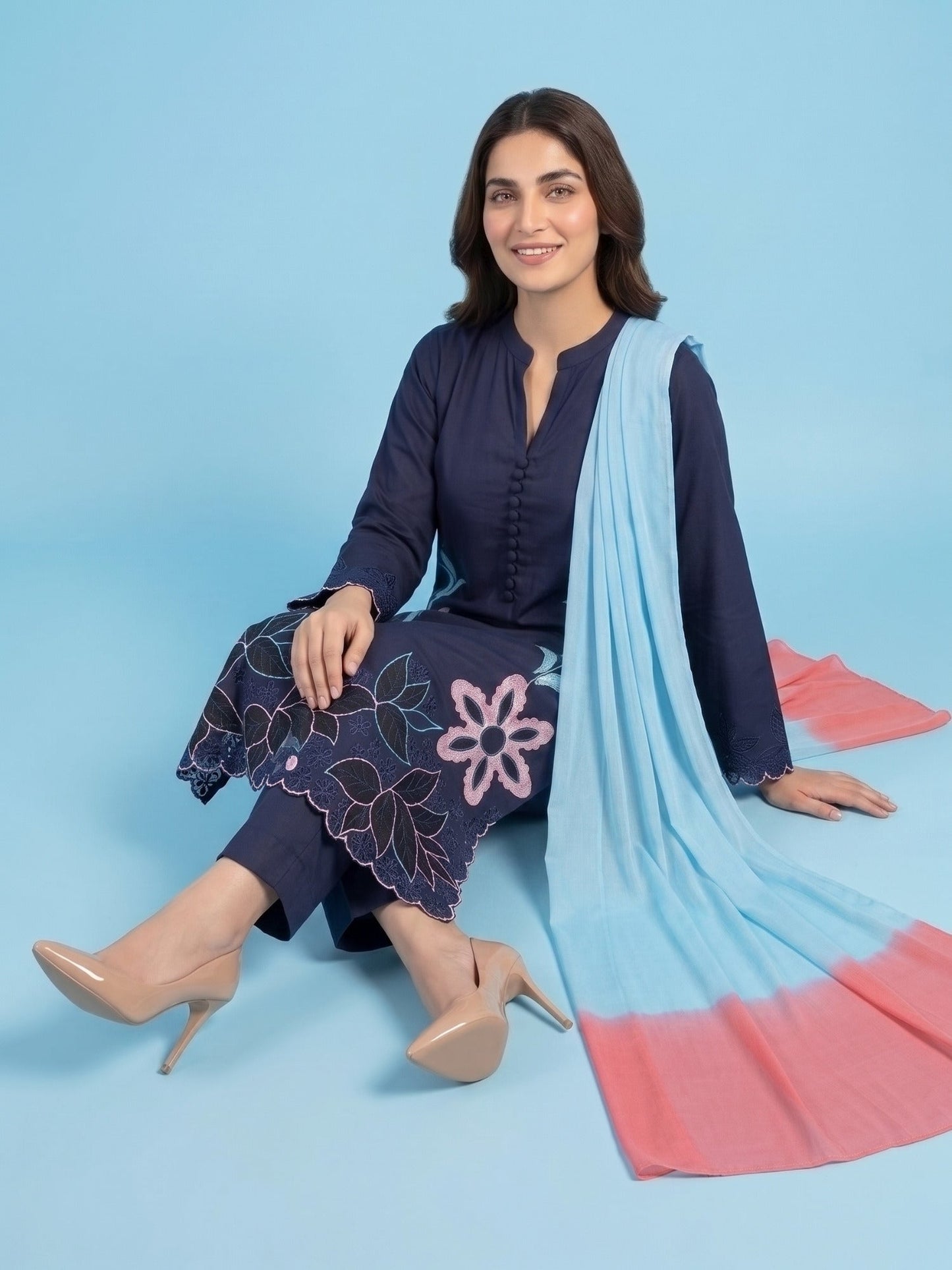Blue Duas Boutique Linen Embroidered Stitched 3-Piece Suit-Aab-e-neel