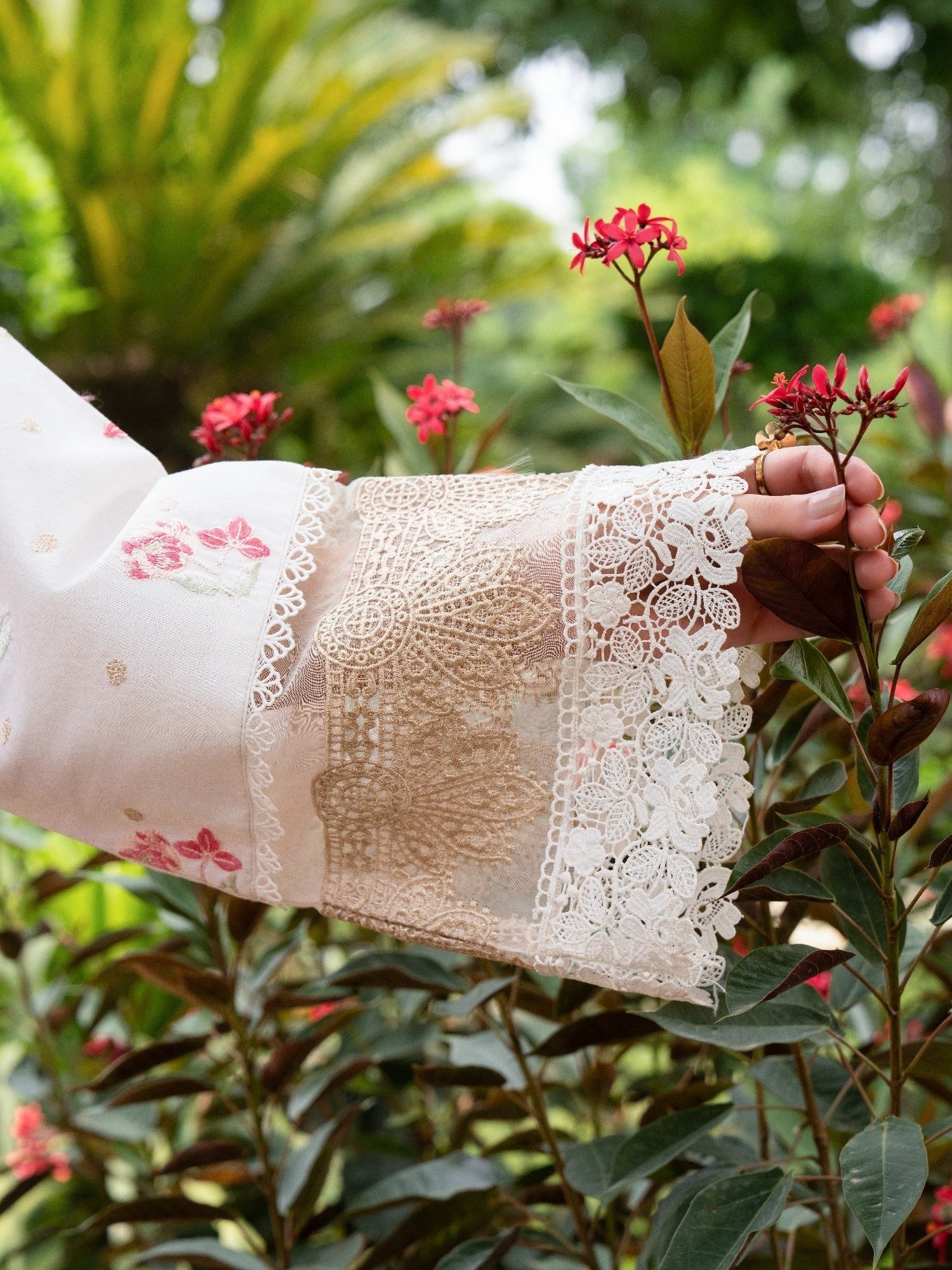 White and Pink-Chandan Nagri Lawn Cotton Embroidered Stitched 3-Piece Suit-Rumie Voil