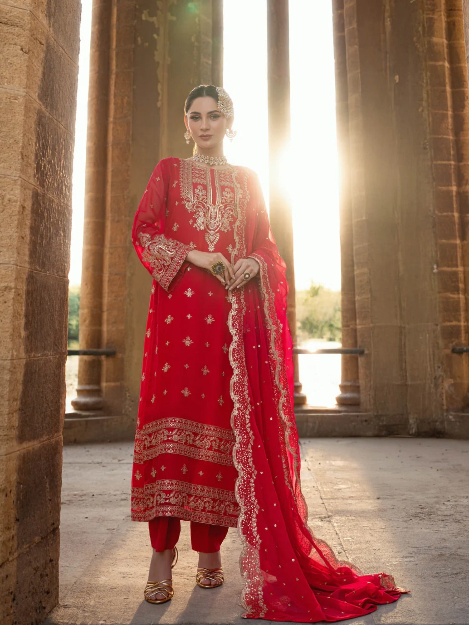 Pink Hani & Umaima Chiffon Embroidered Stitched 3-Piece Suit-Vaneeza