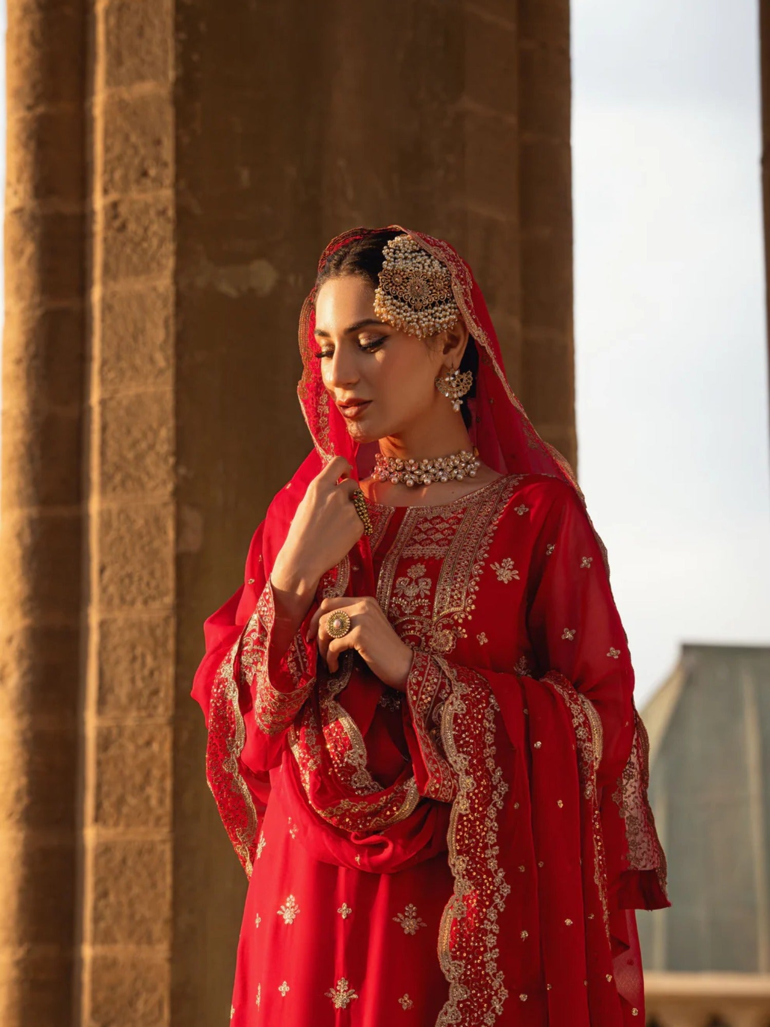 Pink Hani & Umaima Chiffon Embroidered Stitched 3-Piece Suit-Vaneeza