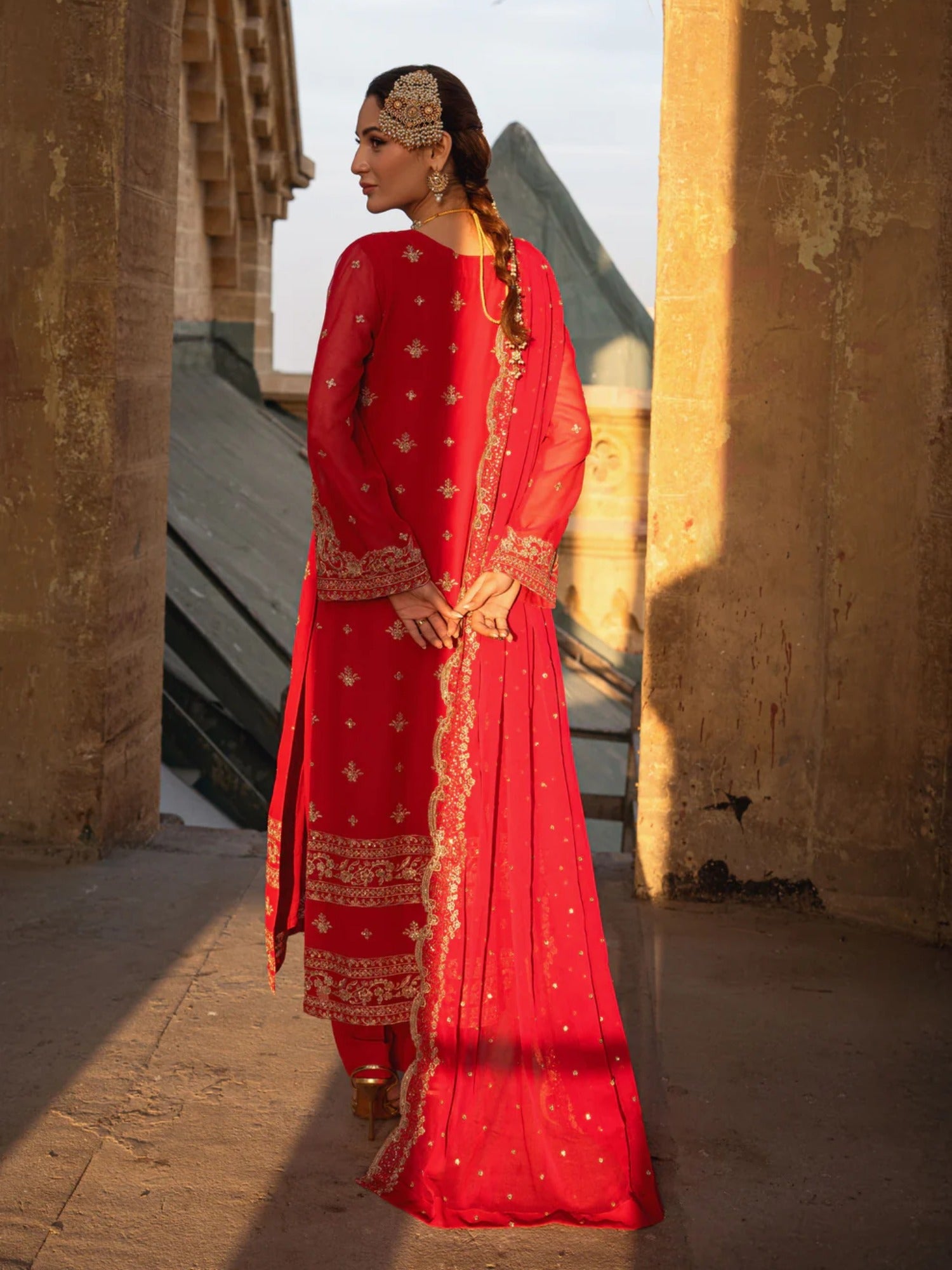 Pink Hani & Umaima Chiffon Embroidered Stitched 3-Piece Suit-Vaneeza