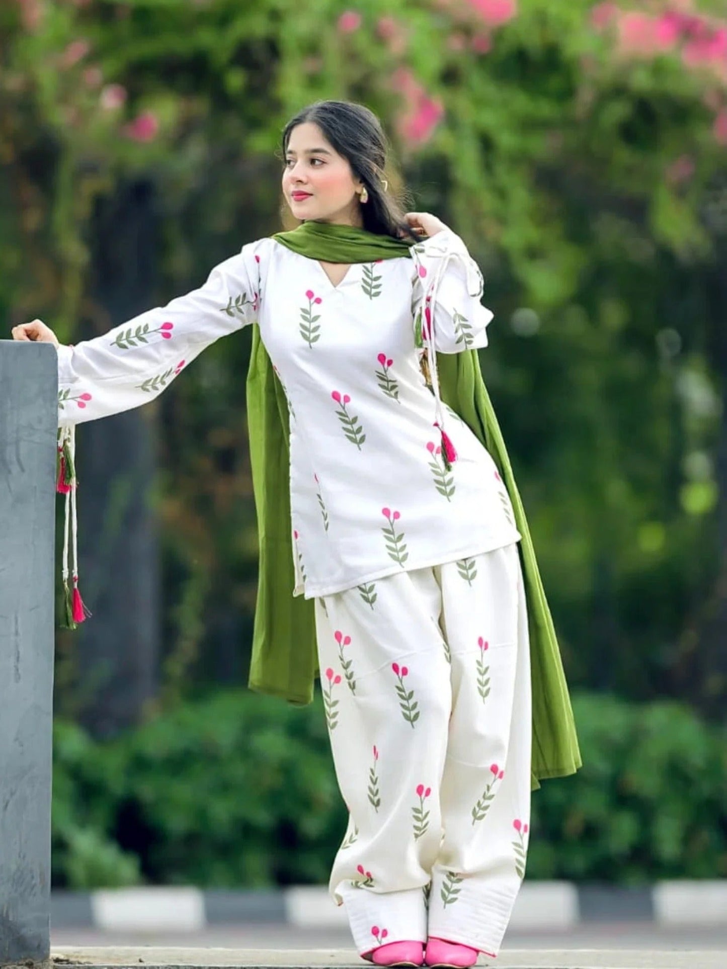 White-Tehzeeb Libas Linen Embroidered Stitched 3-Piece Suit-Aroosh