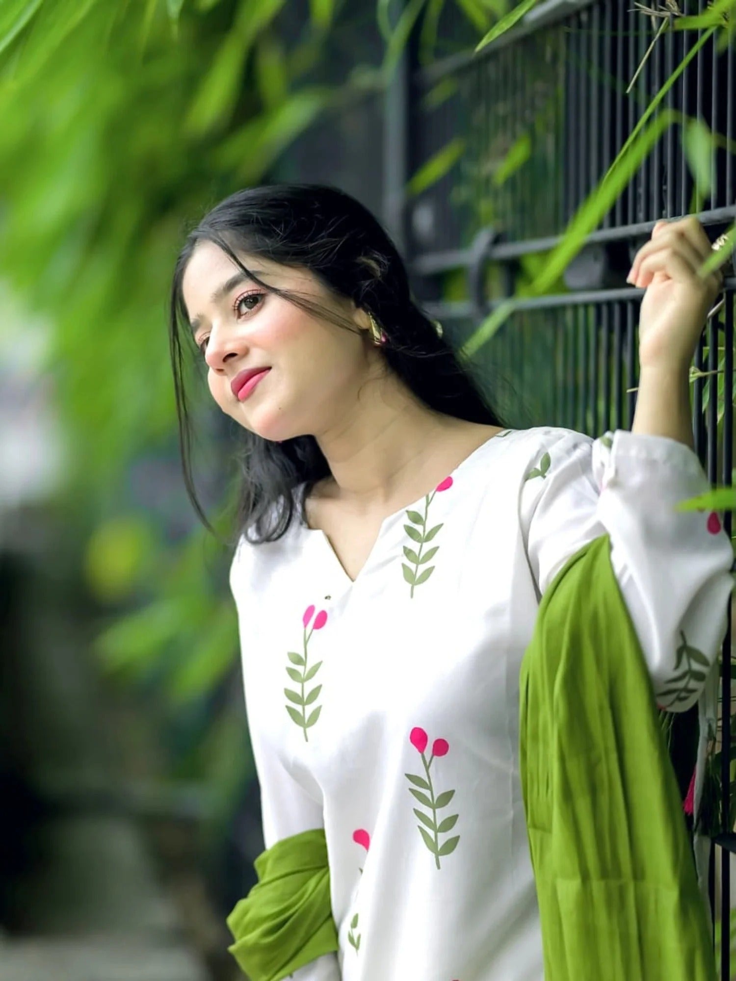 White-Tehzeeb Libas Linen Embroidered Stitched 3-Piece Suit-Aroosh