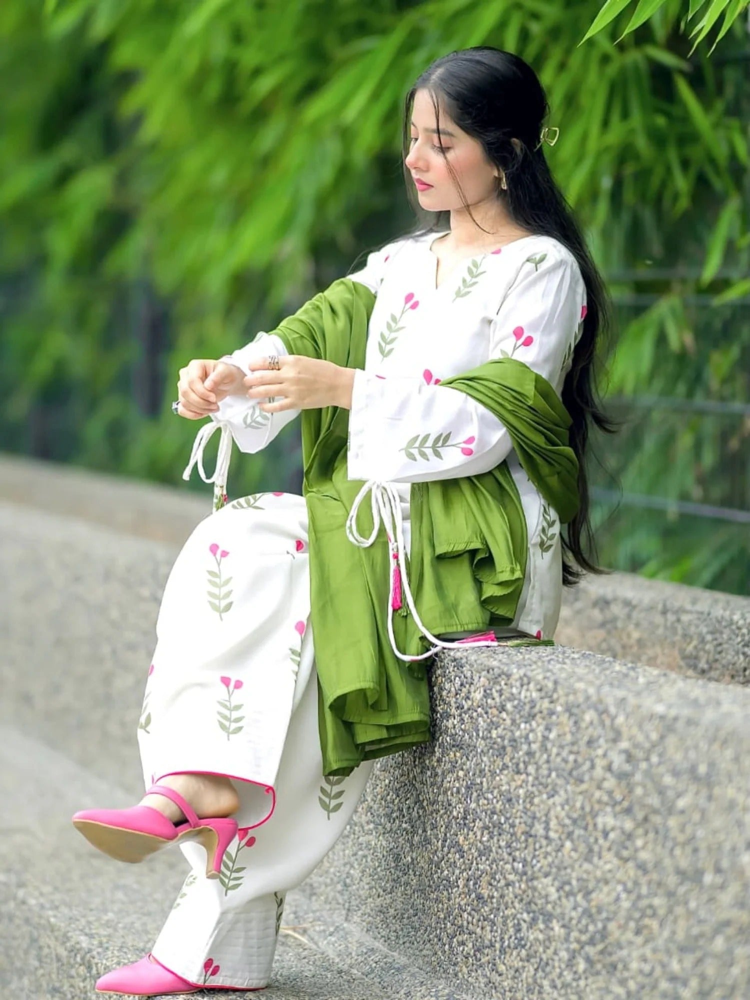 White-Tehzeeb Libas Linen Embroidered Stitched 3-Piece Suit-Aroosh