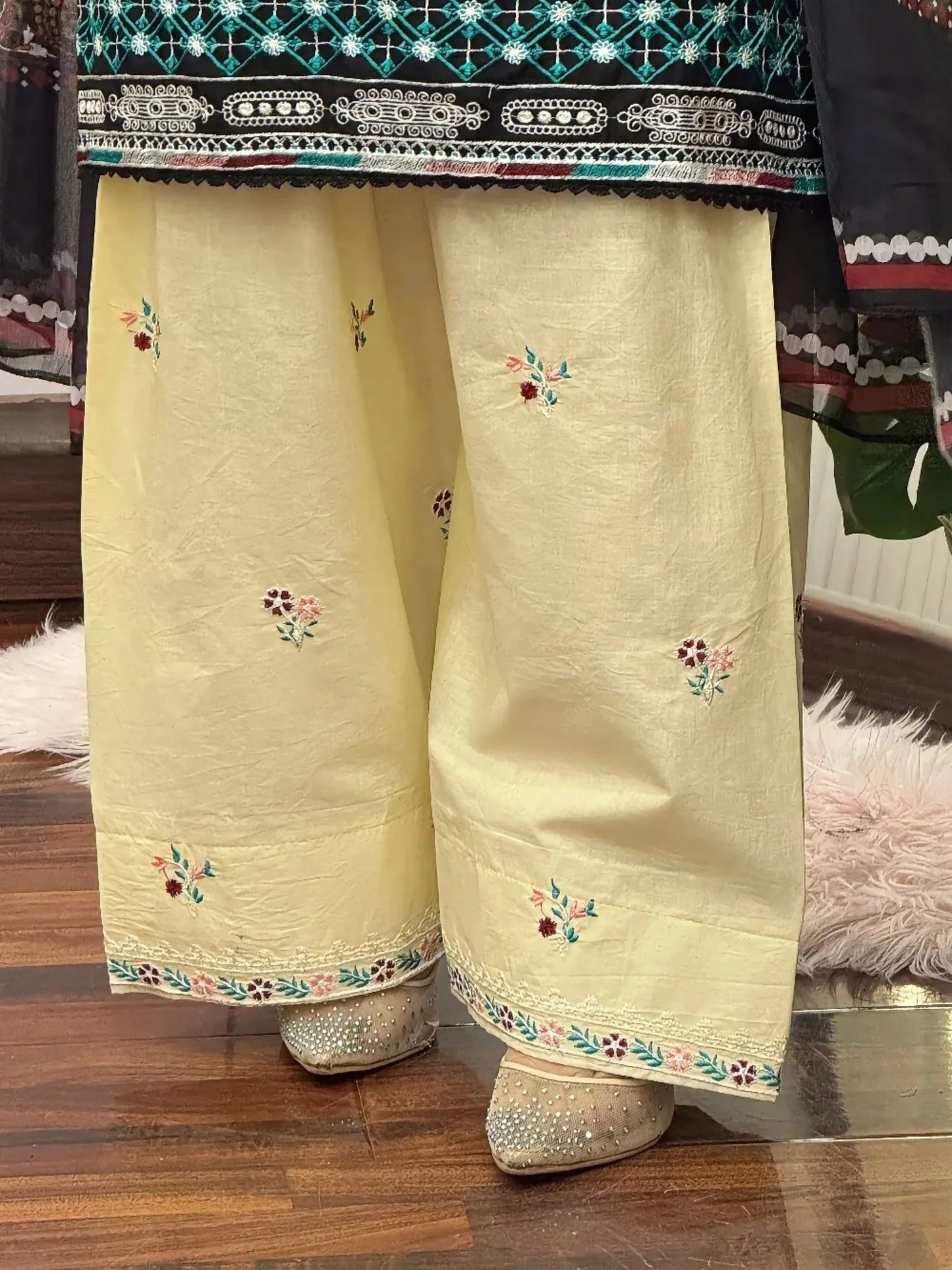 Black-Tehzeeb Libas Lawn Embroidered Stitched 3-Piece Suit-Sajjal B