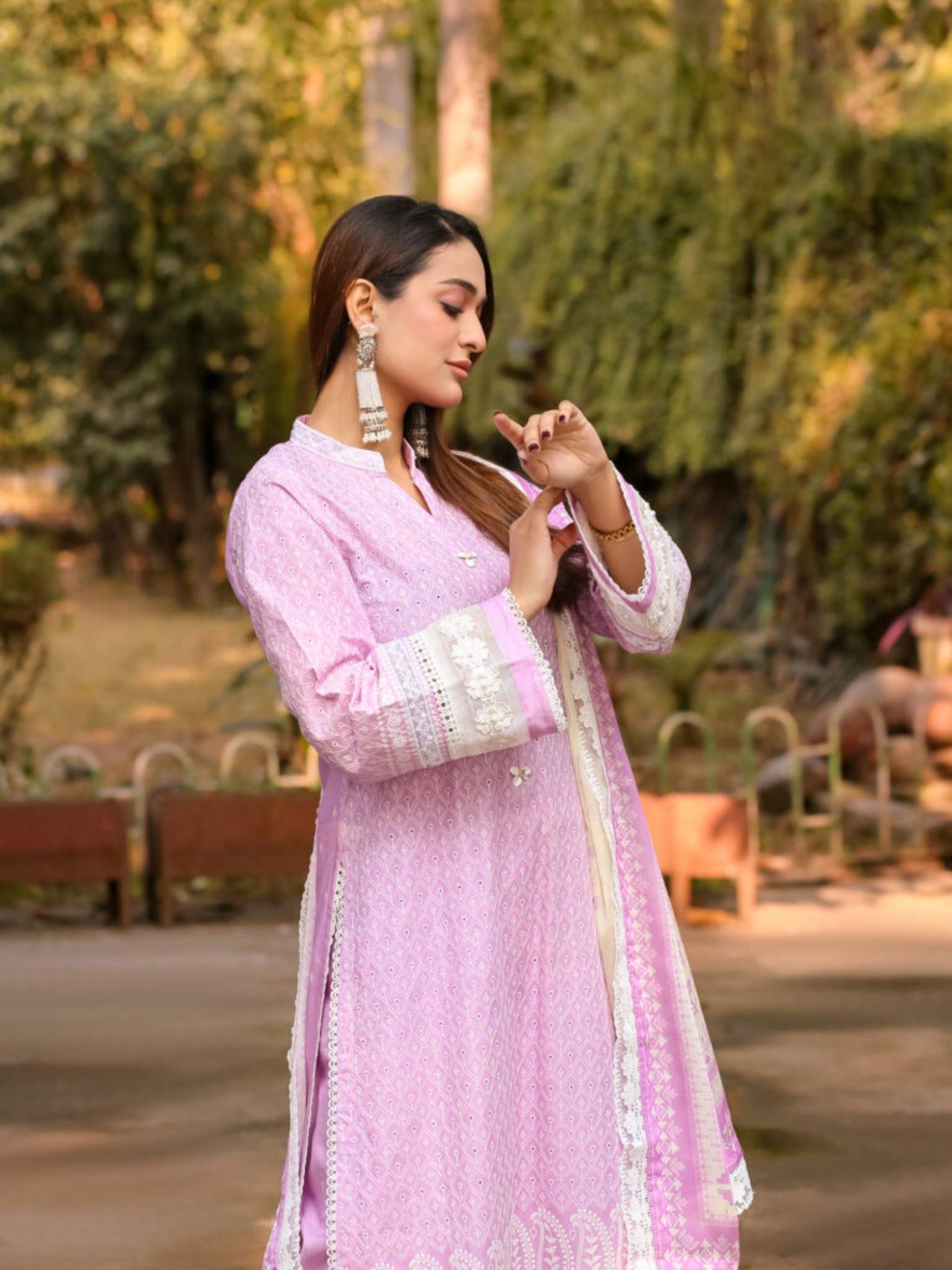 Lamorado Lawn Embroidered Unstitched 3-Piece Suit-LWSU-25CK302 Chikankari Lilac