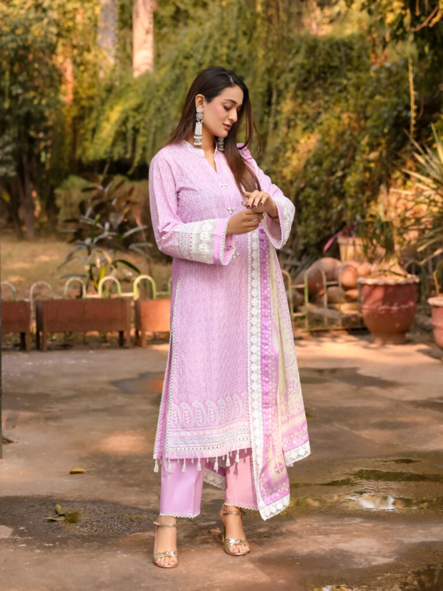 Lamorado Lawn Embroidered Unstitched 3-Piece Suit-LWSU-25CK302 Chikankari Lilac