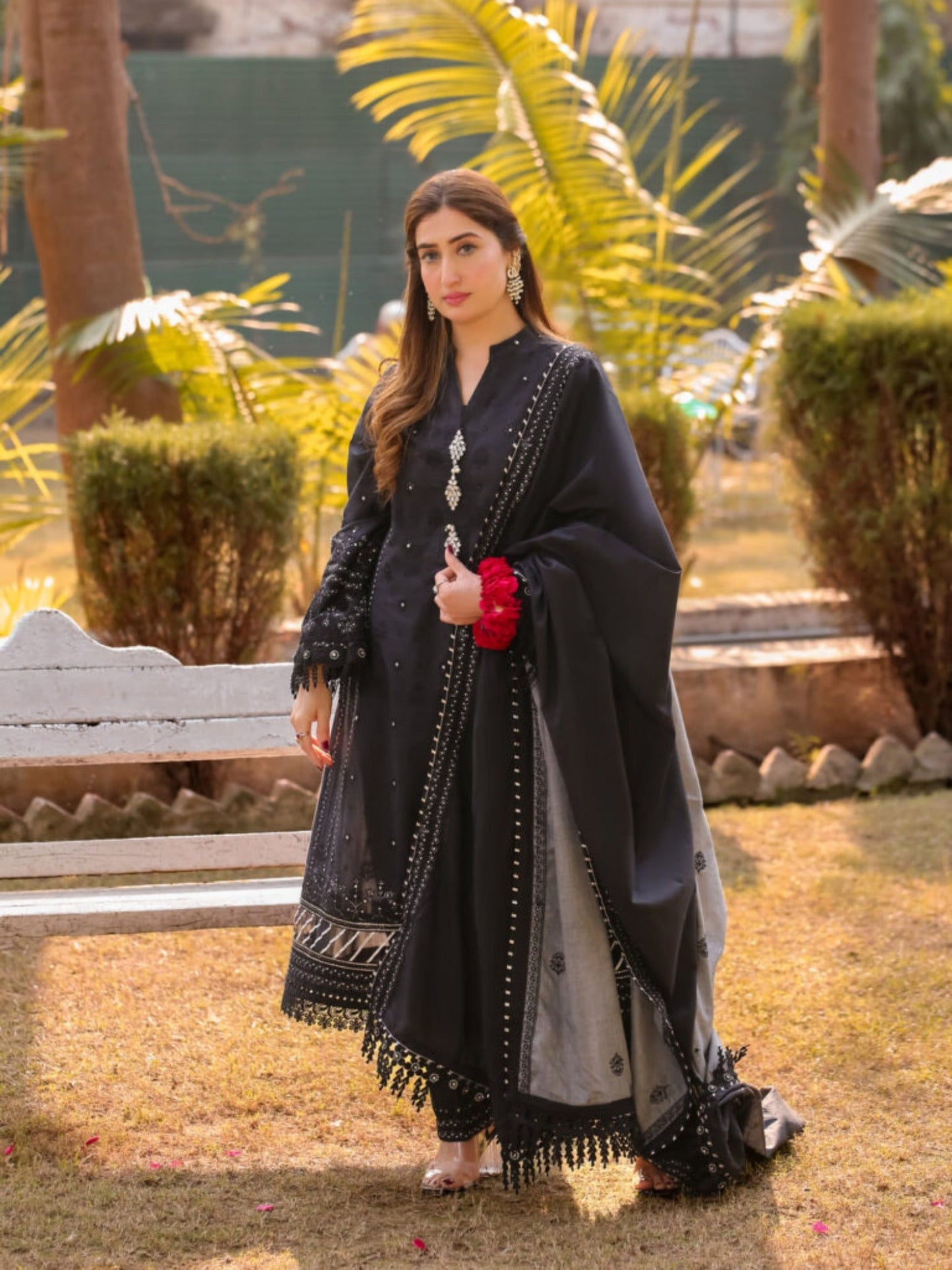 Lamorado Lawn Embroidered Unstitched 3-Piece Suit-LWSU-25CK304 Chikankari Black