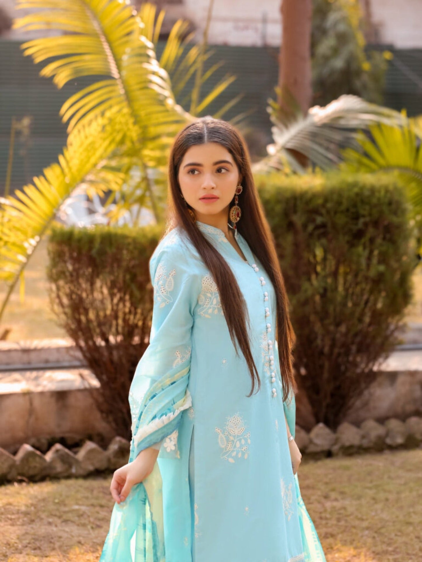 Lamorado Lawn Embroidered Unstitched 3-Piece Suit-LWSU-25CK305 Chikankari Blue