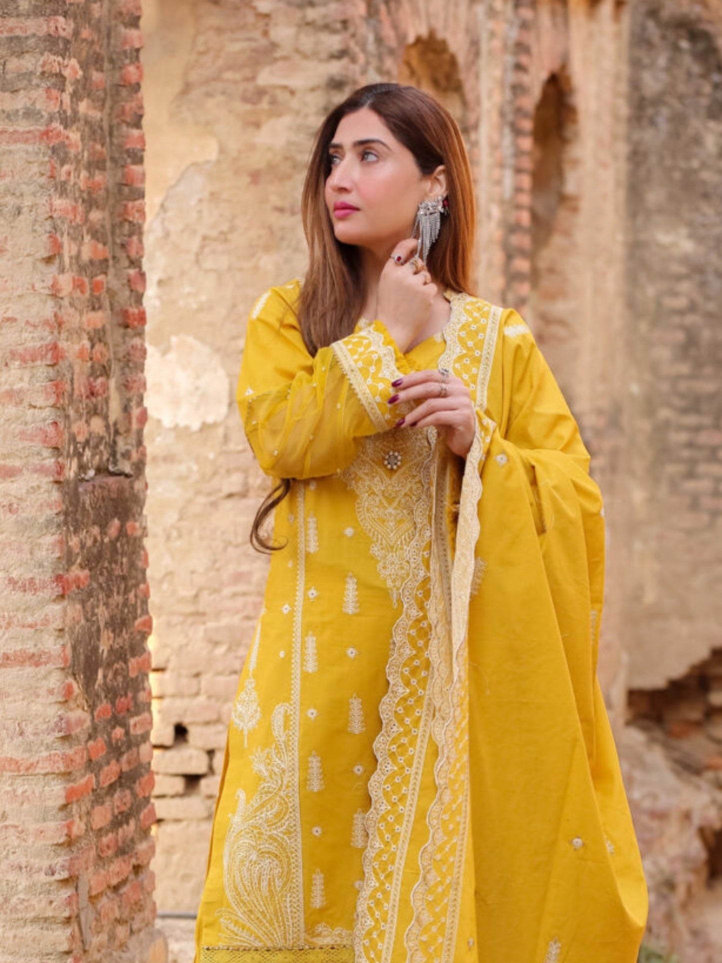 Lamorado Lawn Embroidered Unstitched 3-Piece Suit-LWSU-25CK306 Chikankari Mustard